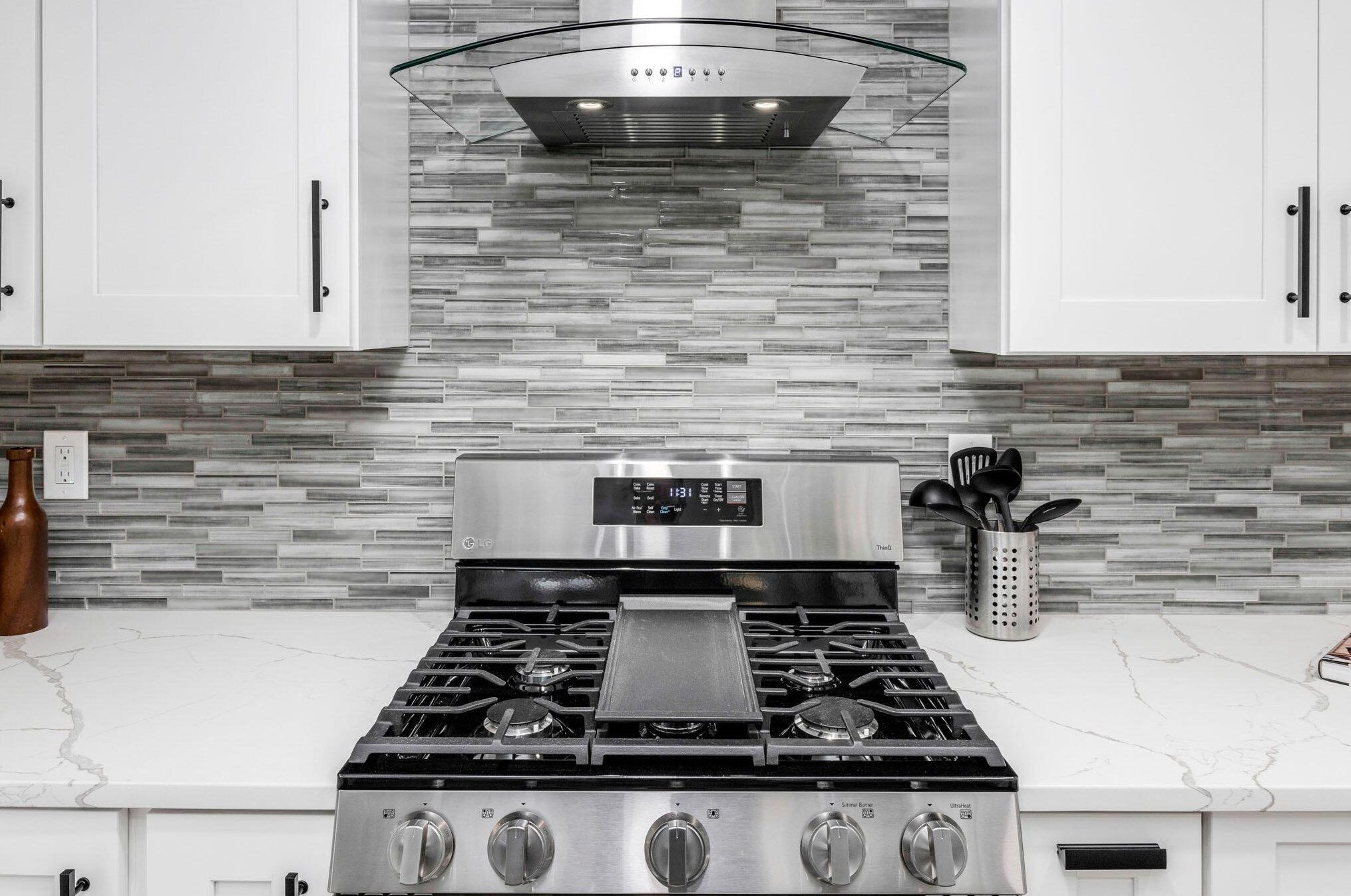 1431 Linbrook Ct, Columbus OH  43235-5132 exterior