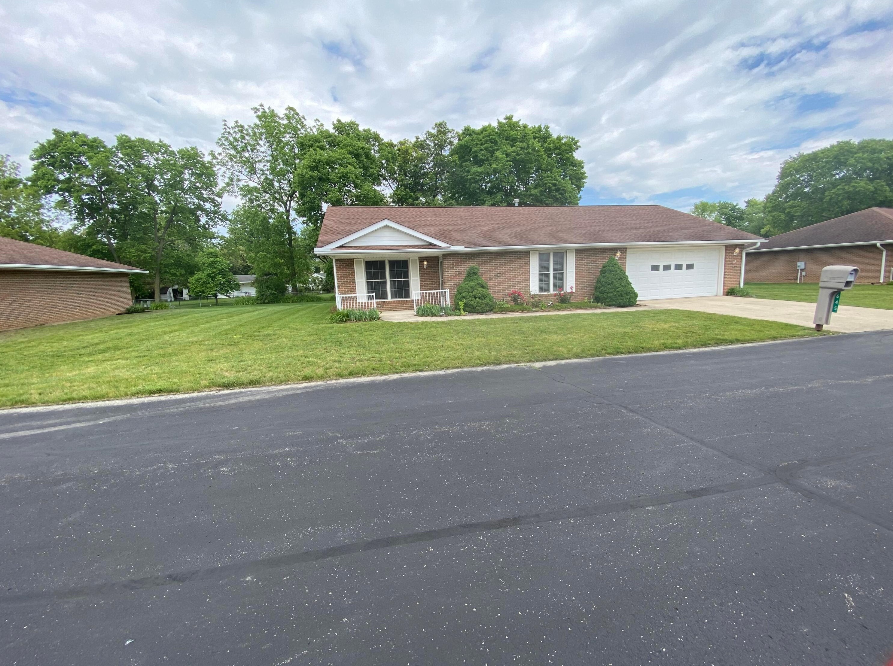 645 Elaine Dr, West Jefferson, OH 43162