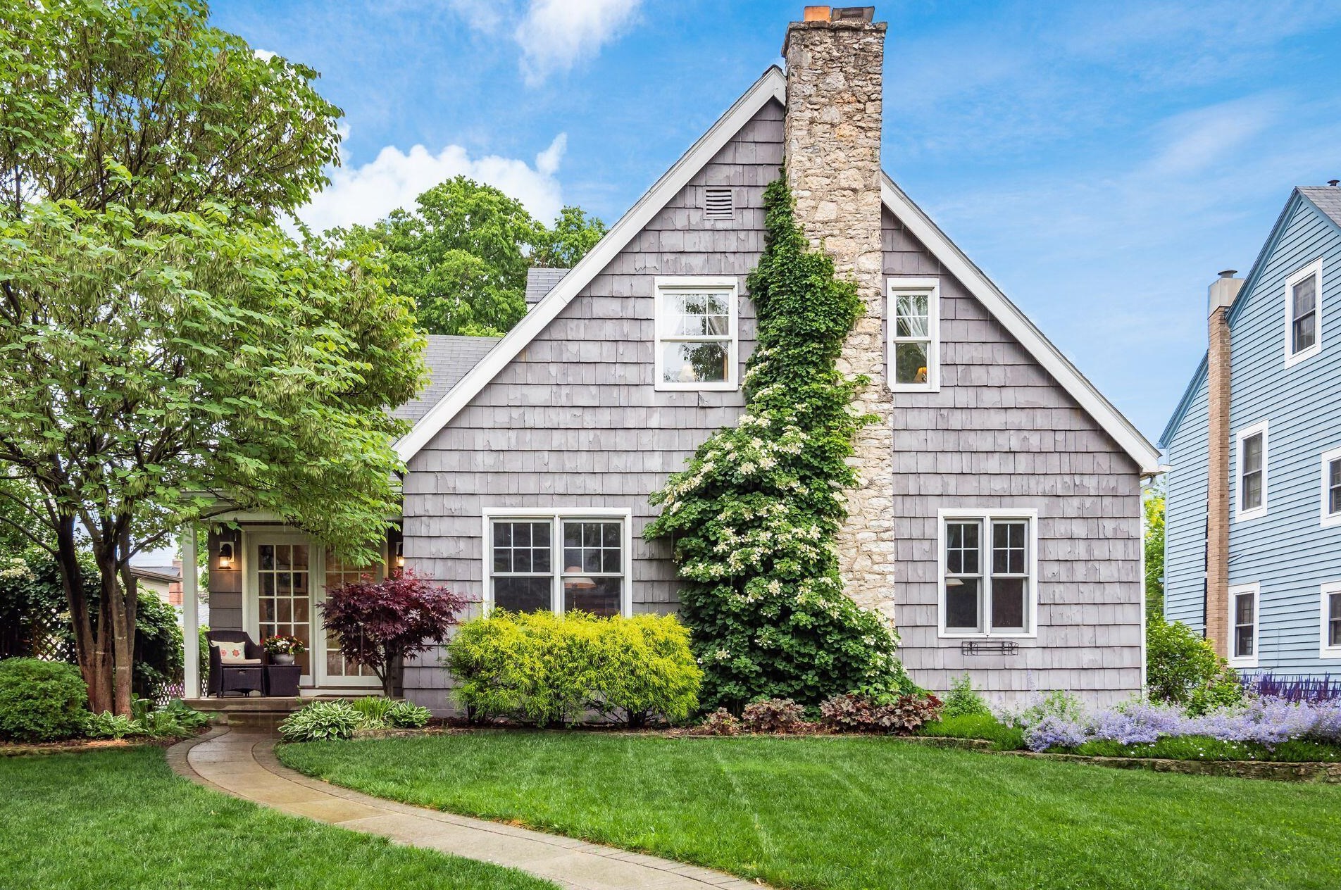 114 Cassingham Rd, Columbus, OH 43209-1458