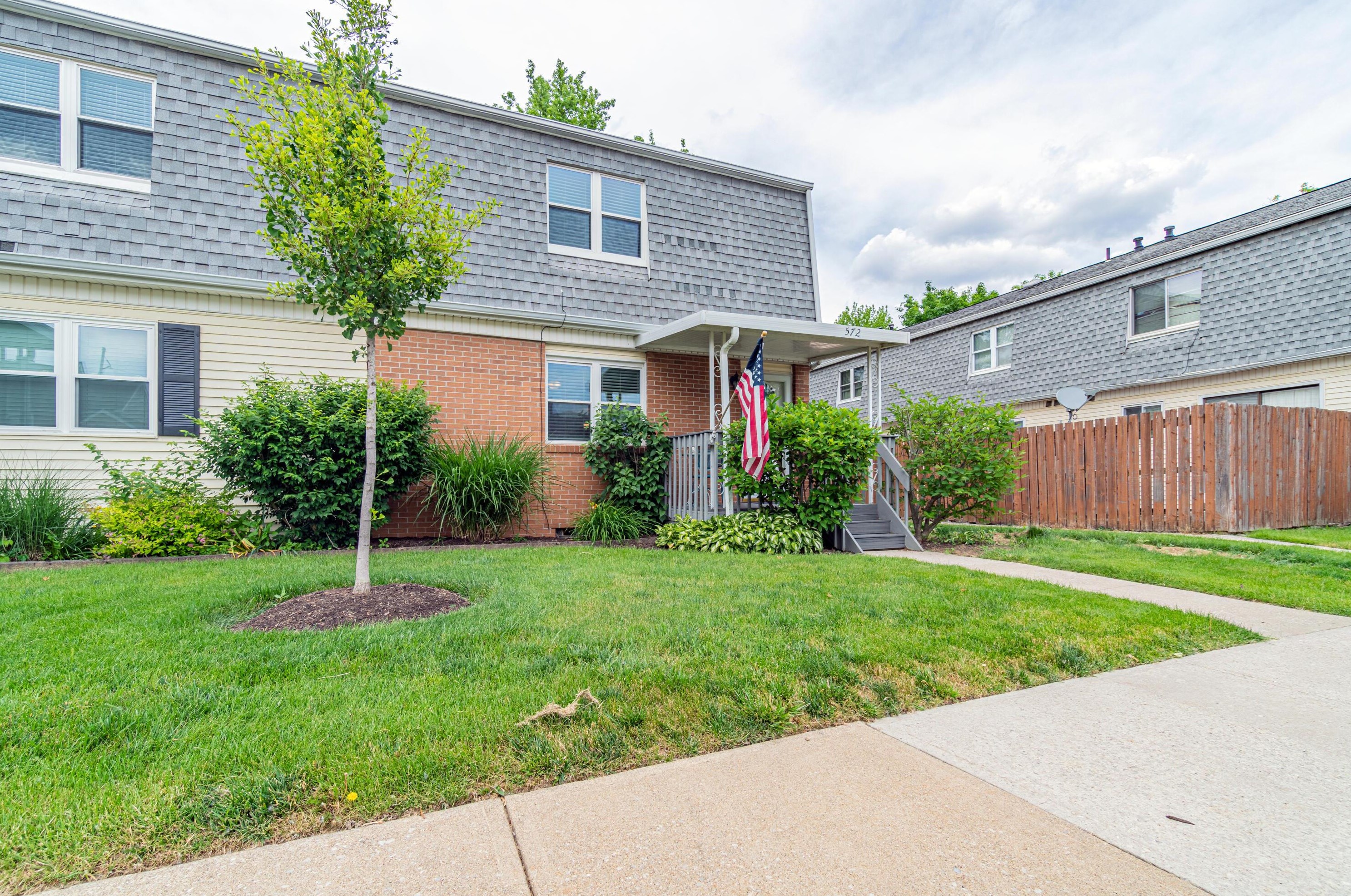 572 Willis Ln, Delaware, OH 43015-1145