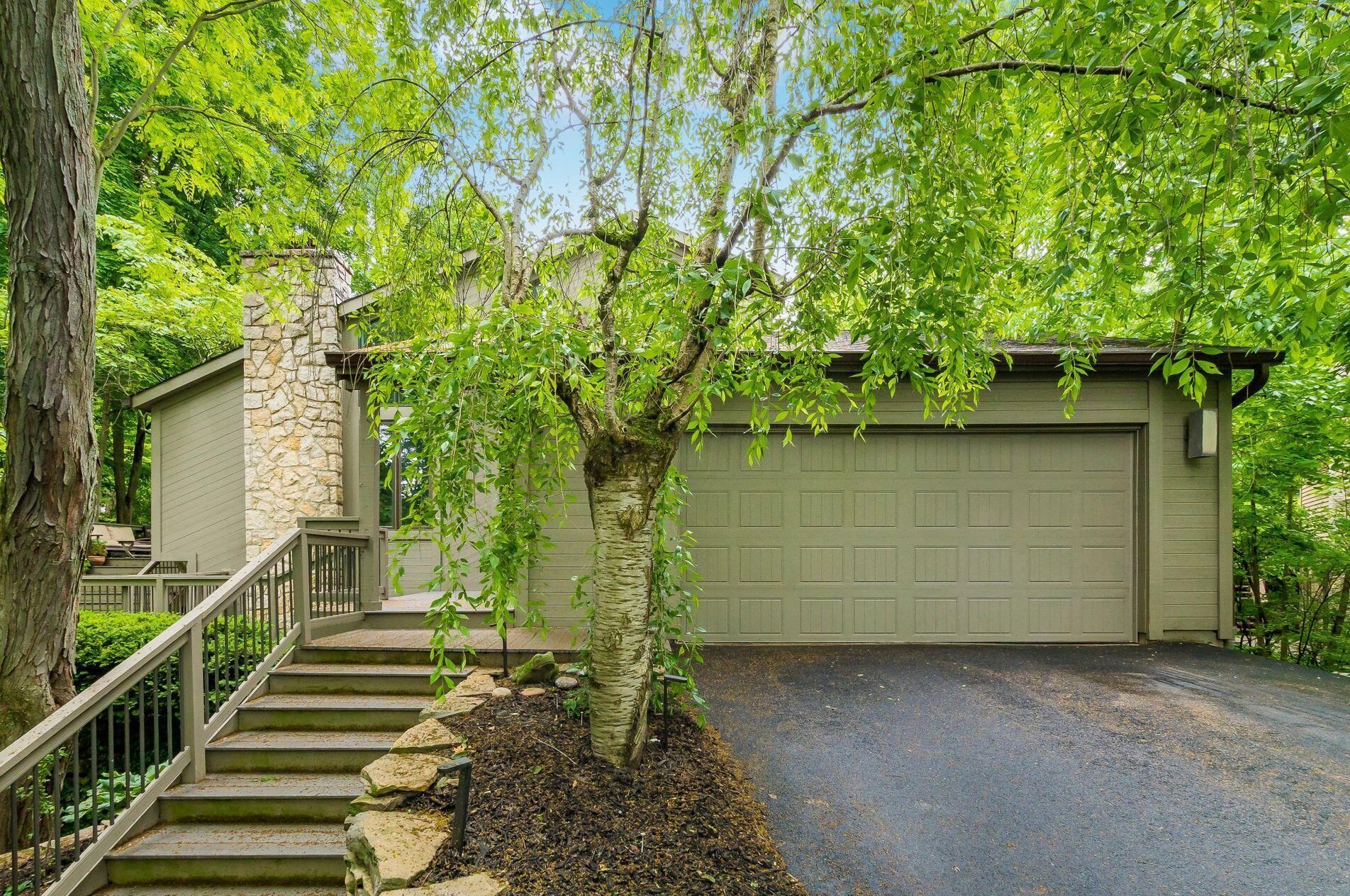 8583 Milmichael Ct, Dublin, OH 43017-9609
