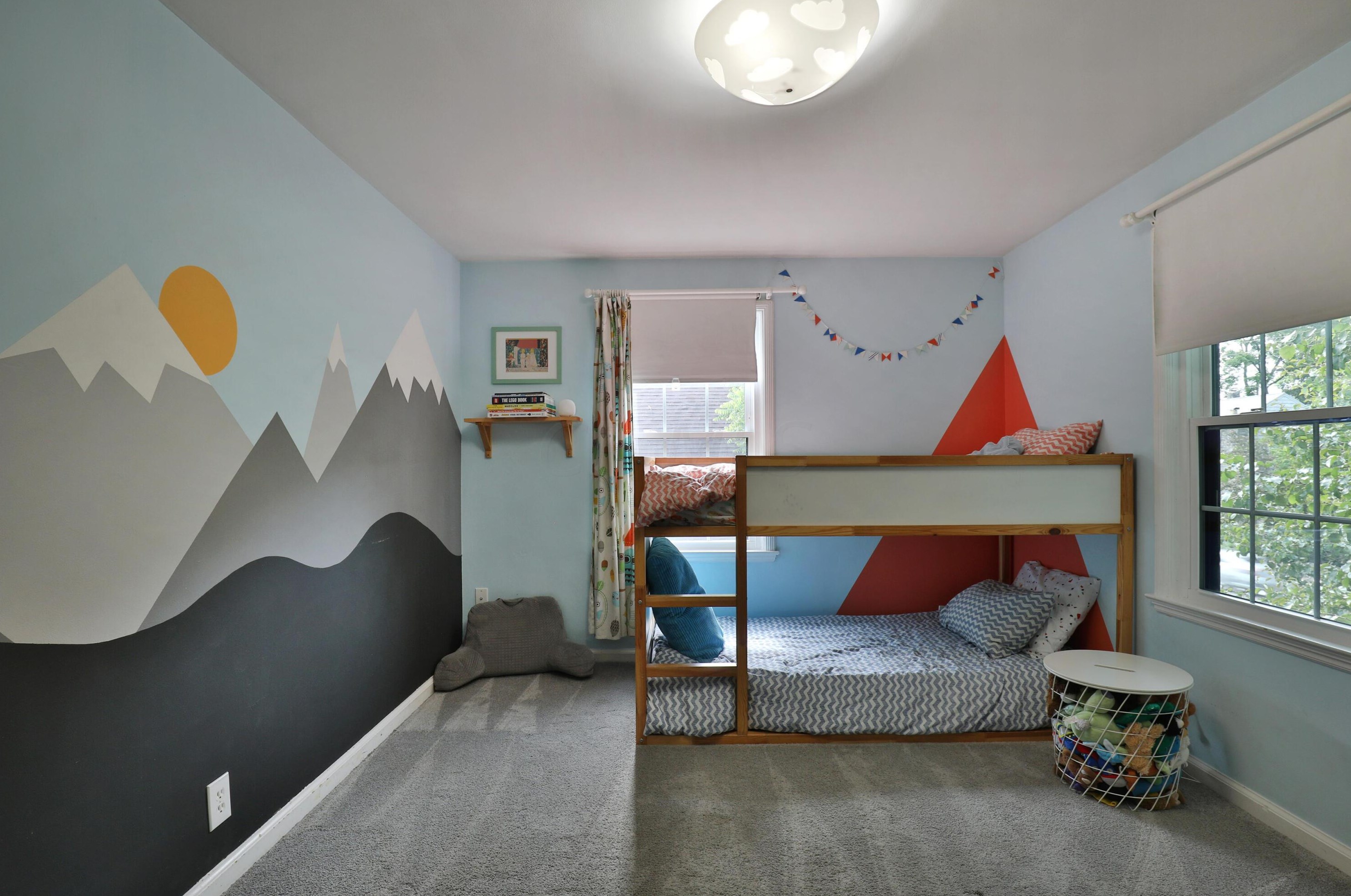 55 Henderson Rd, Columbus OH 43220-2288 exterior