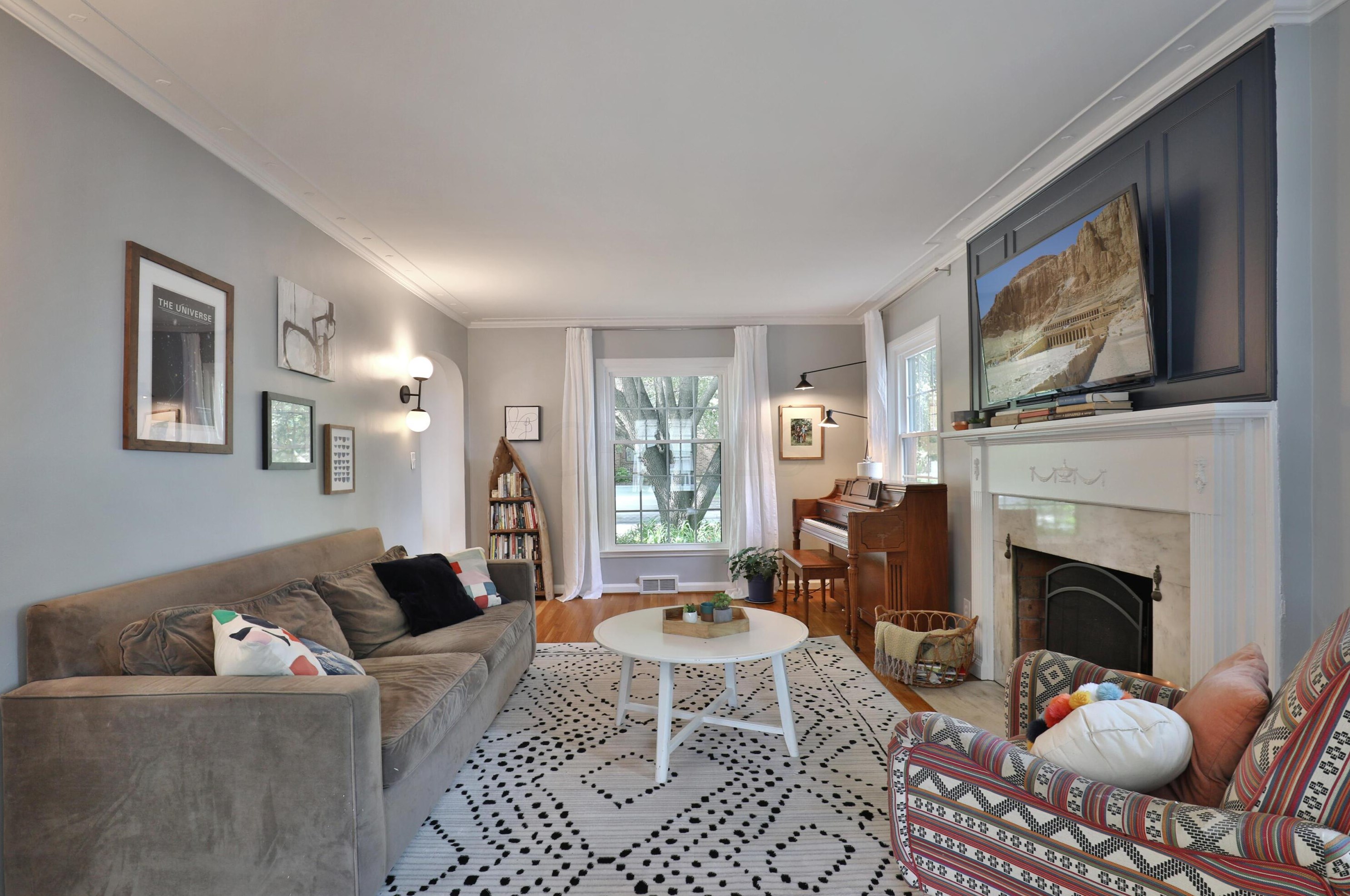 55 Henderson Rd, Columbus OH 43220-2288 exterior