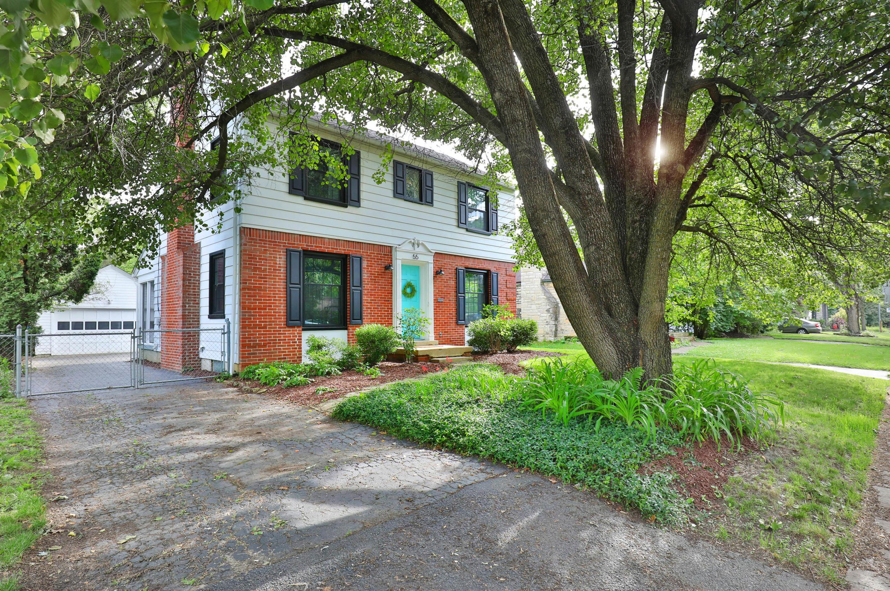 55 Henderson Rd, Columbus, OH 43214-2745