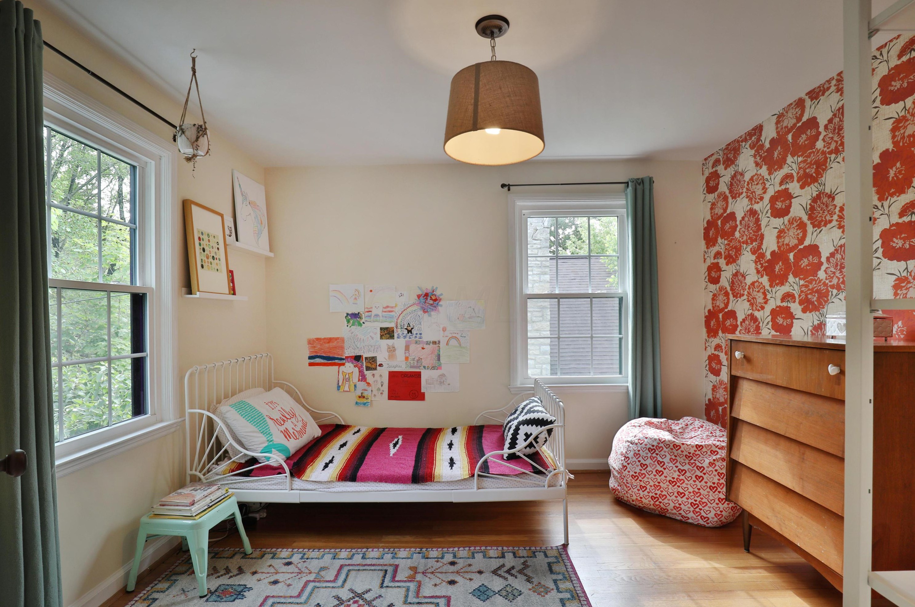 55 Henderson Rd, Columbus OH 43220-2288 exterior