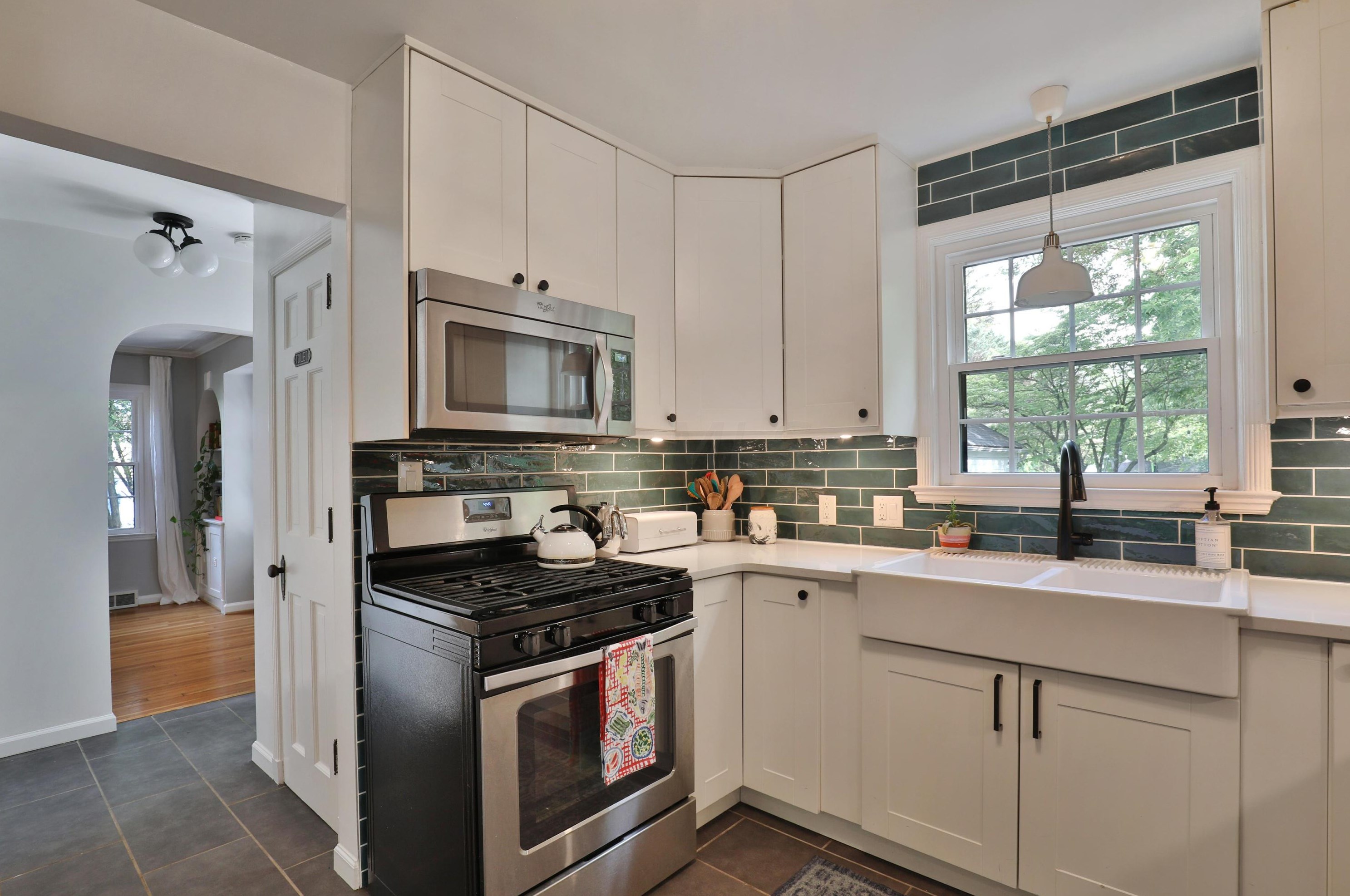 55 Henderson Rd, Columbus OH 43220-2288 exterior