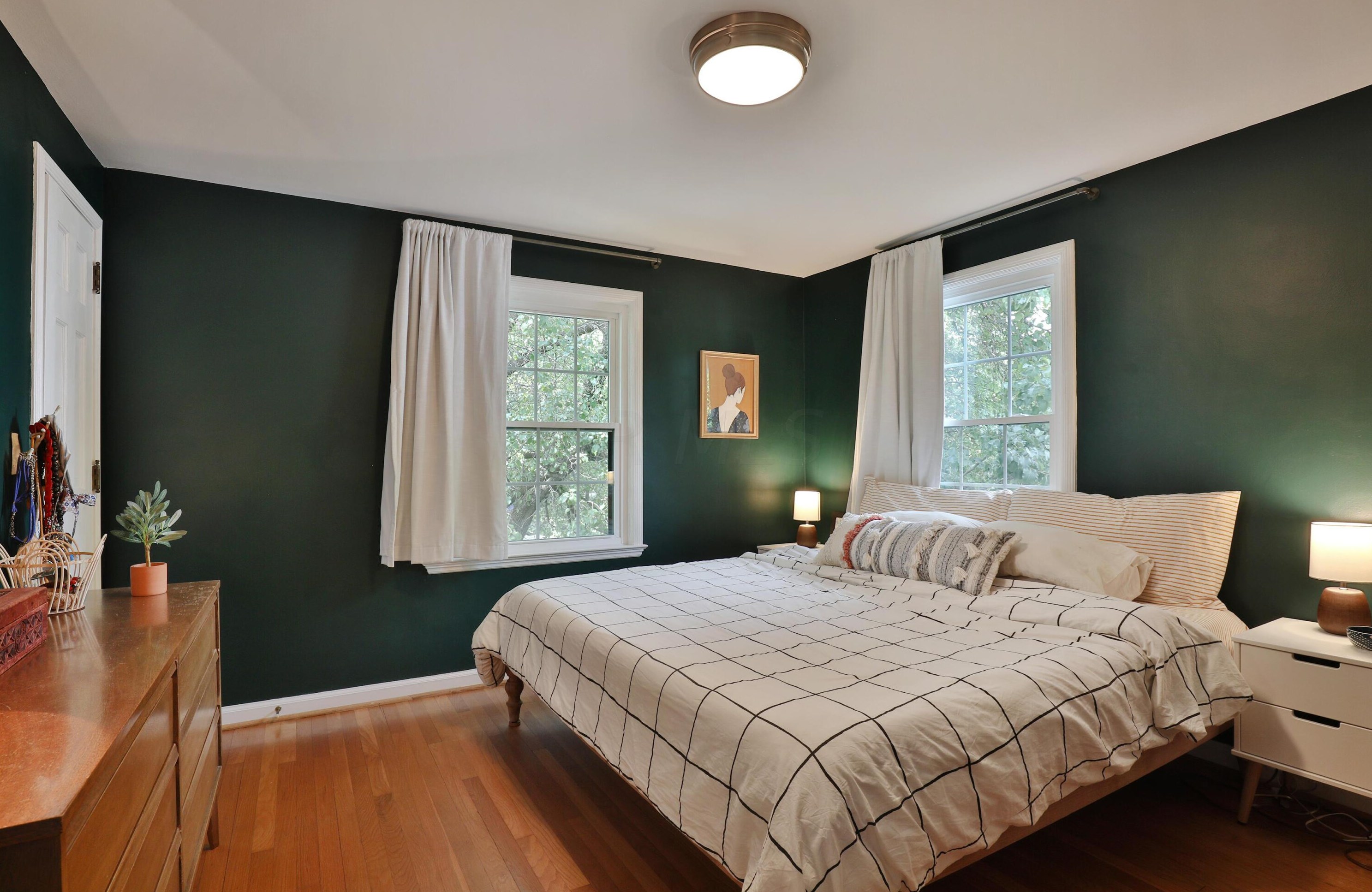 55 Henderson Rd, Columbus OH 43220-2288 exterior