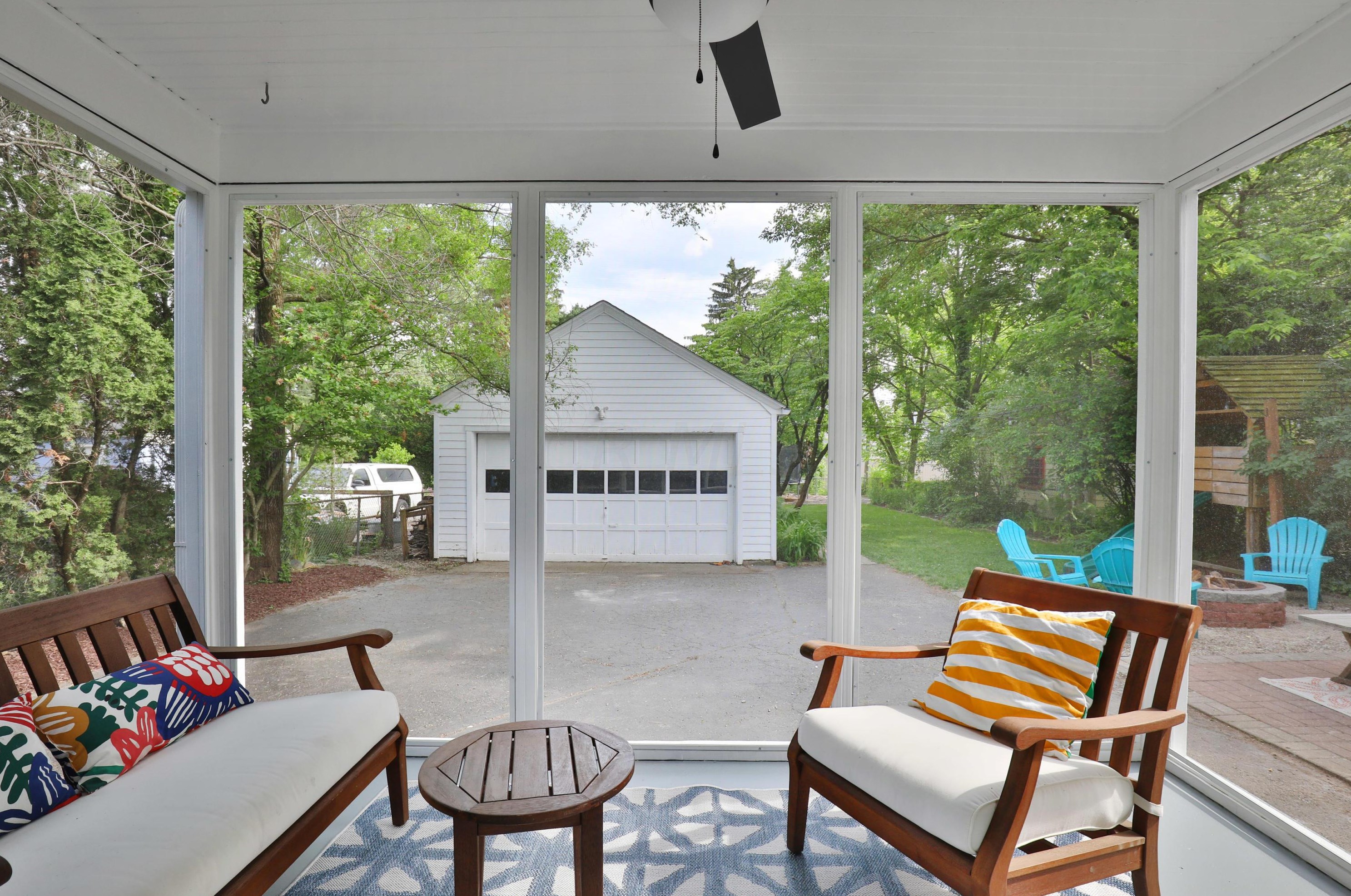 55 Henderson Rd, Columbus OH 43220-2288 exterior