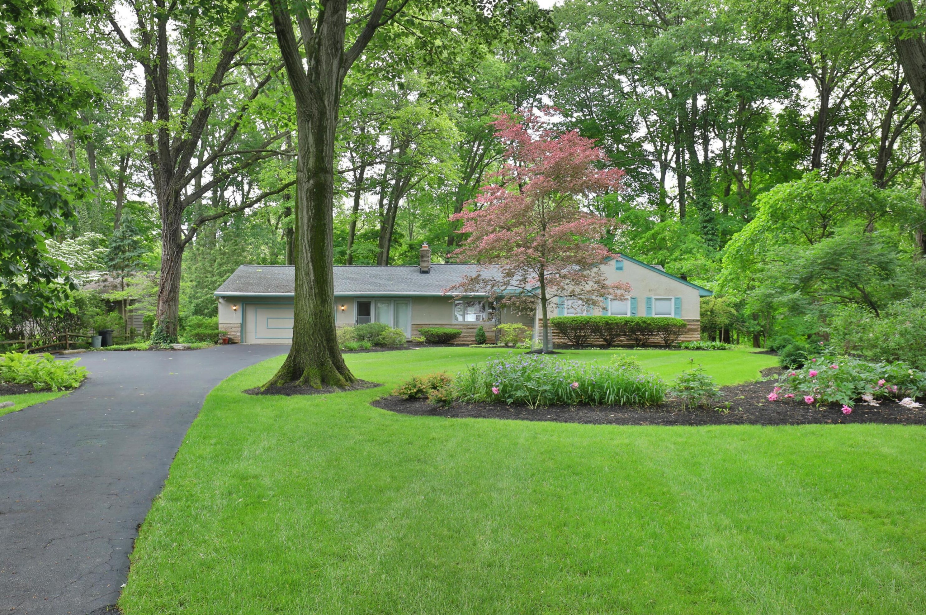 539 Yaronia Dr, Columbus, OH 43214-3124