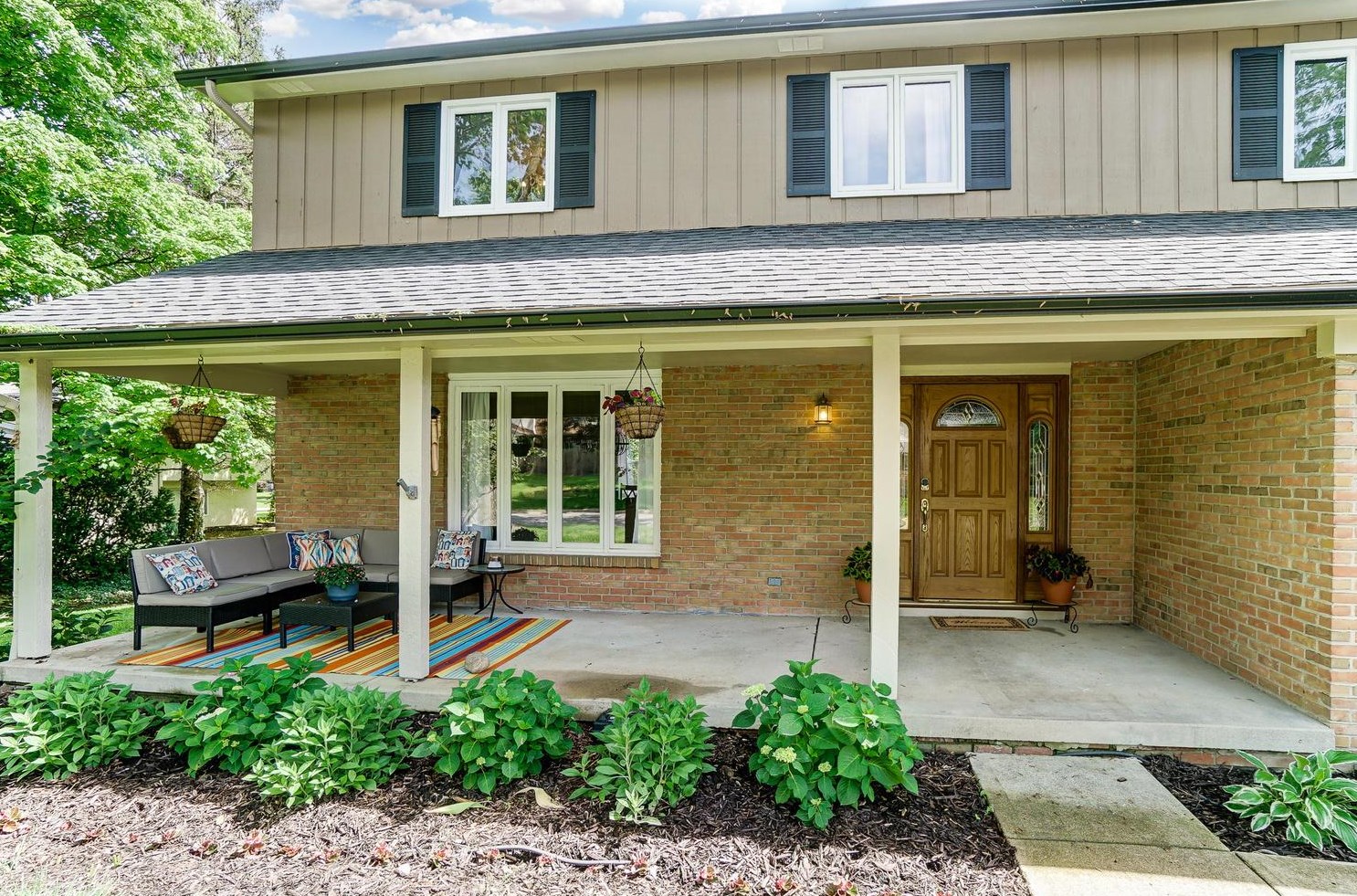 1609 Shelley Ct, Columbus, OH 43235-1128