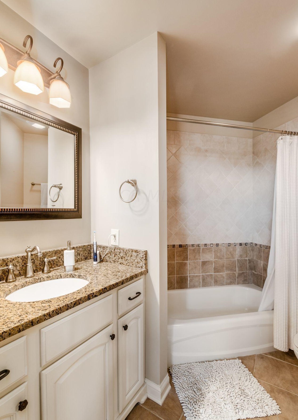 210 Cherokee Ct, Pickerington OH  43147-8047 exterior