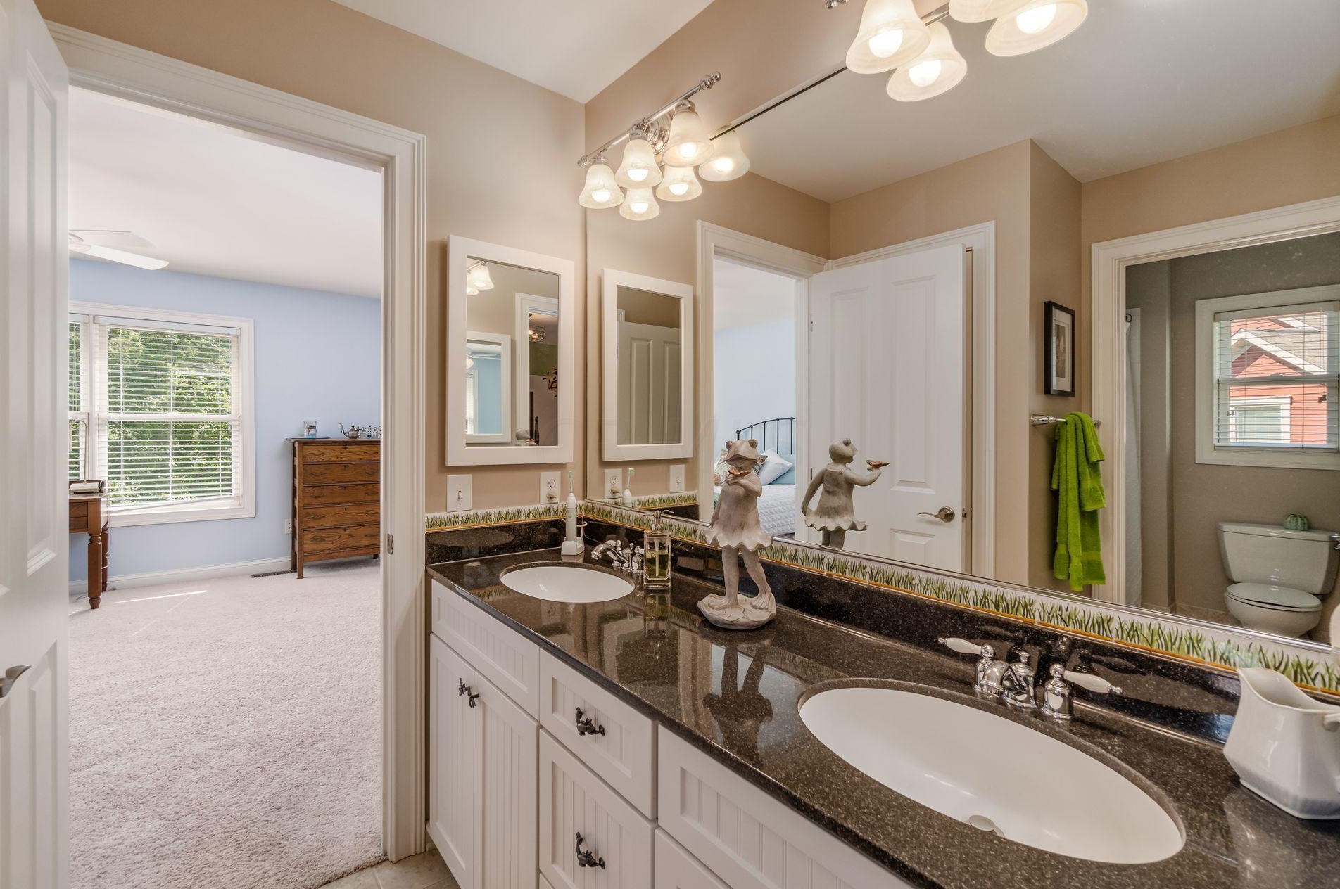 210 Cherokee Ct, Pickerington OH  43147-8047 exterior