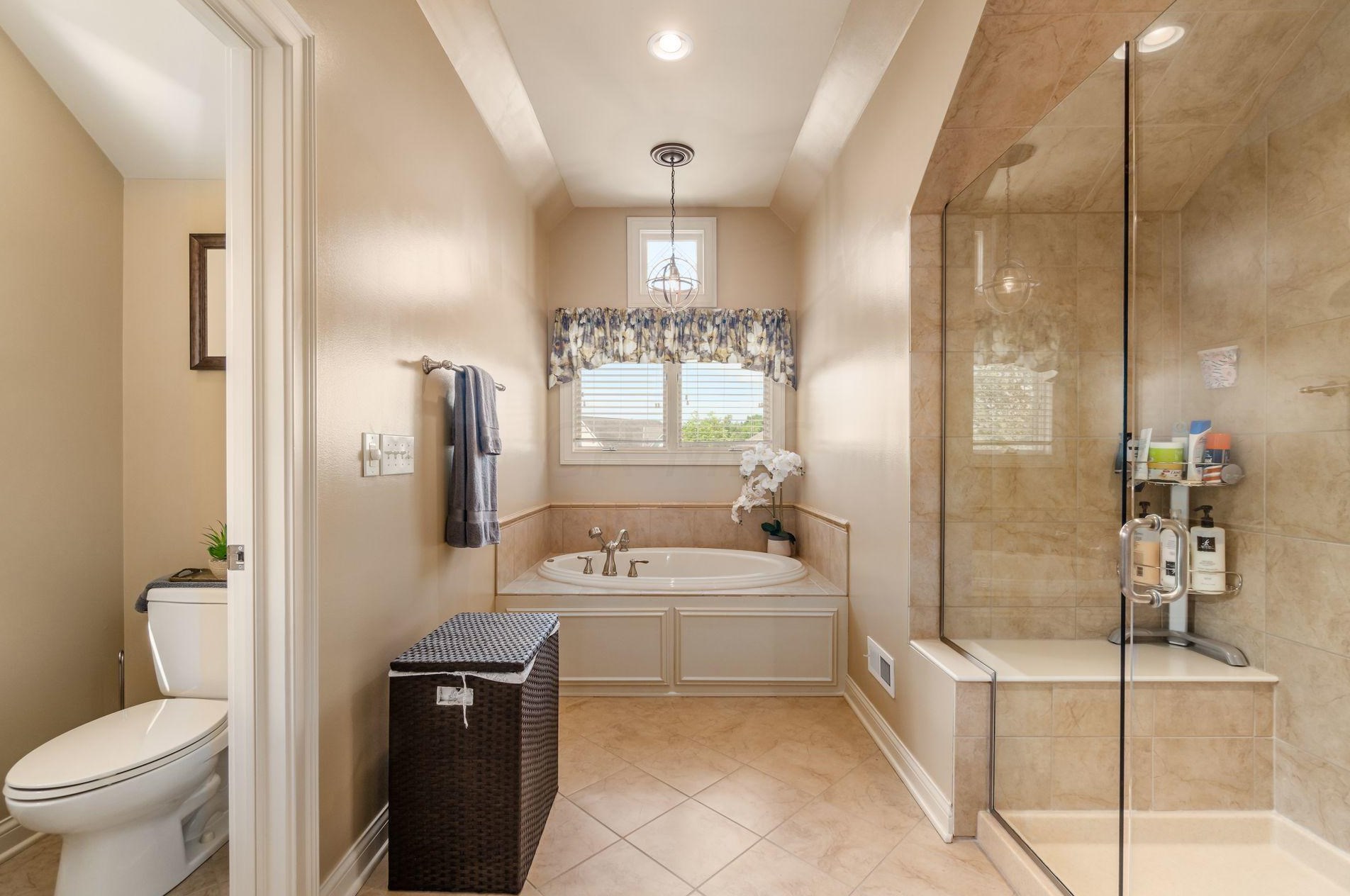 210 Cherokee Ct, Pickerington OH  43147-8047 exterior