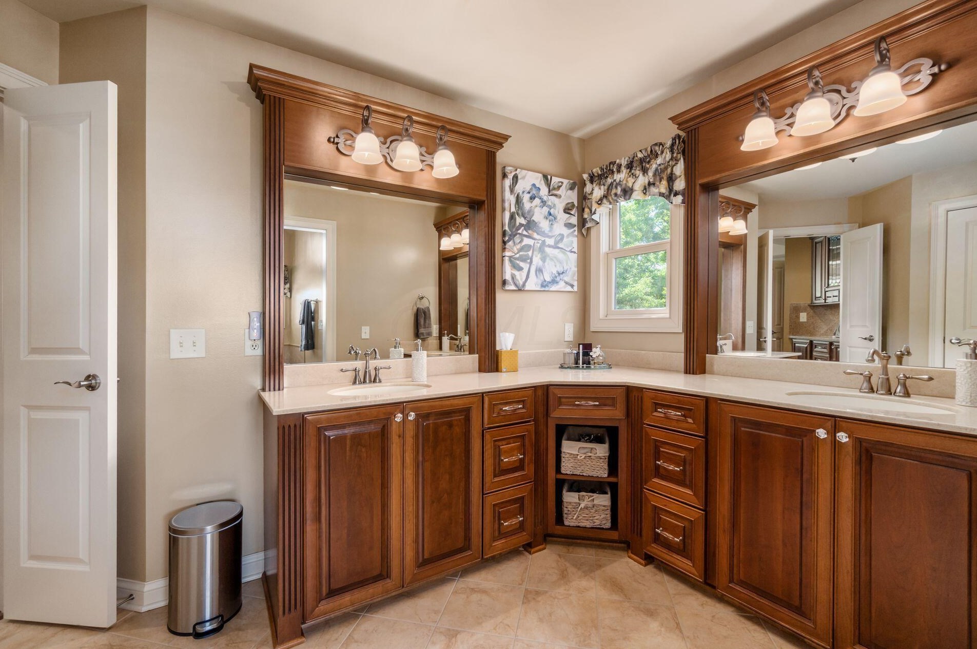 210 Cherokee Ct, Pickerington OH  43147-8047 exterior