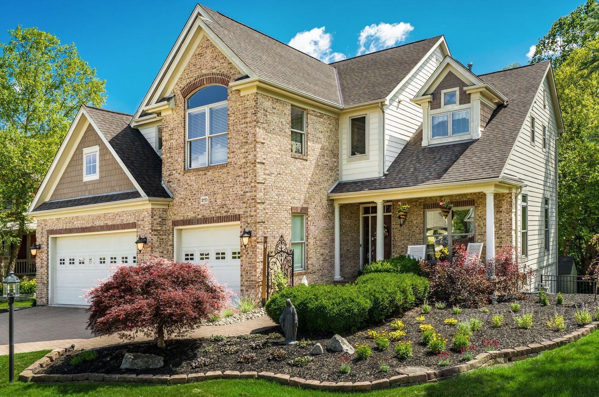 210 Cherokee Ct, Pickerington, OH 43147