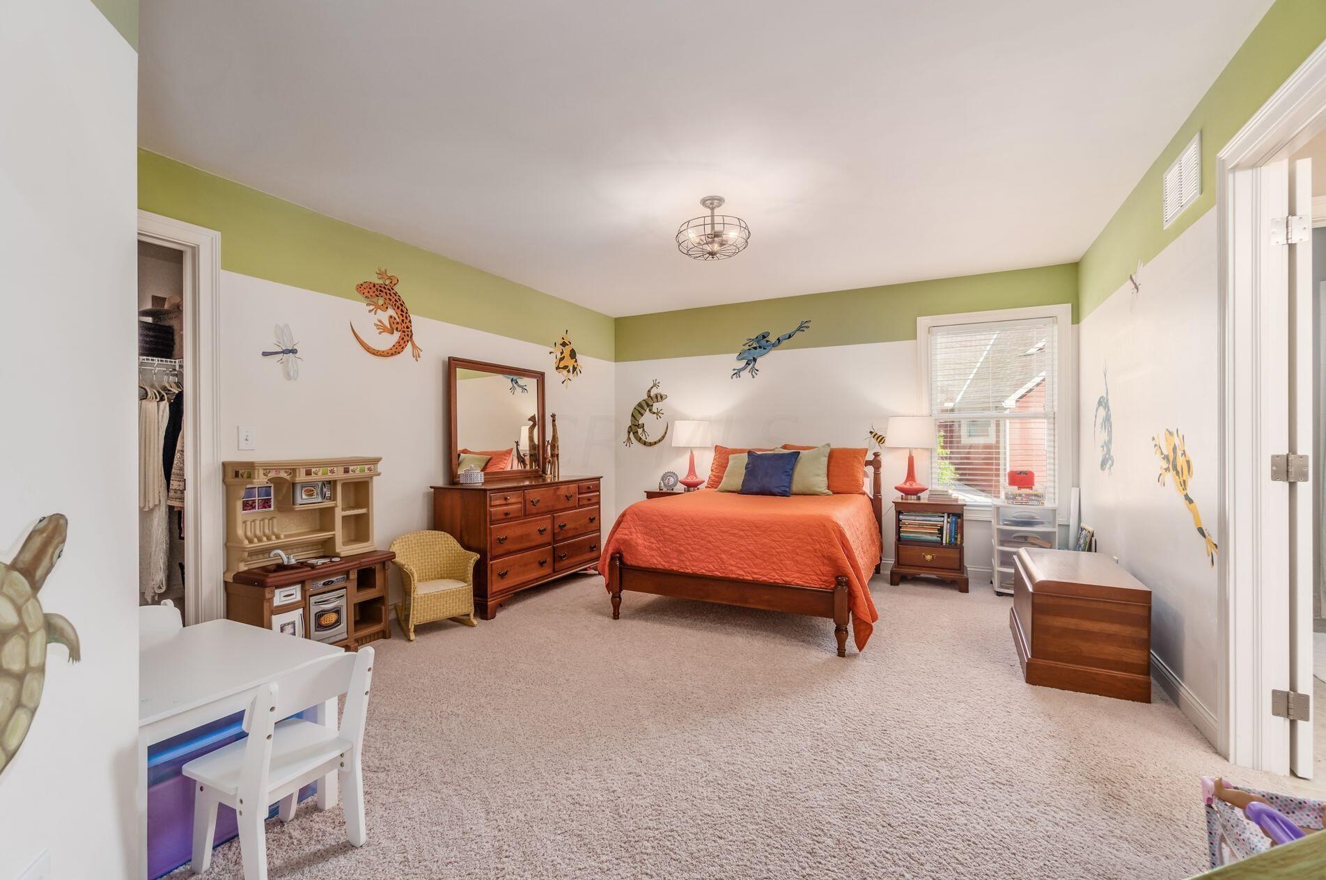 210 Cherokee Ct, Pickerington OH  43147-8047 exterior