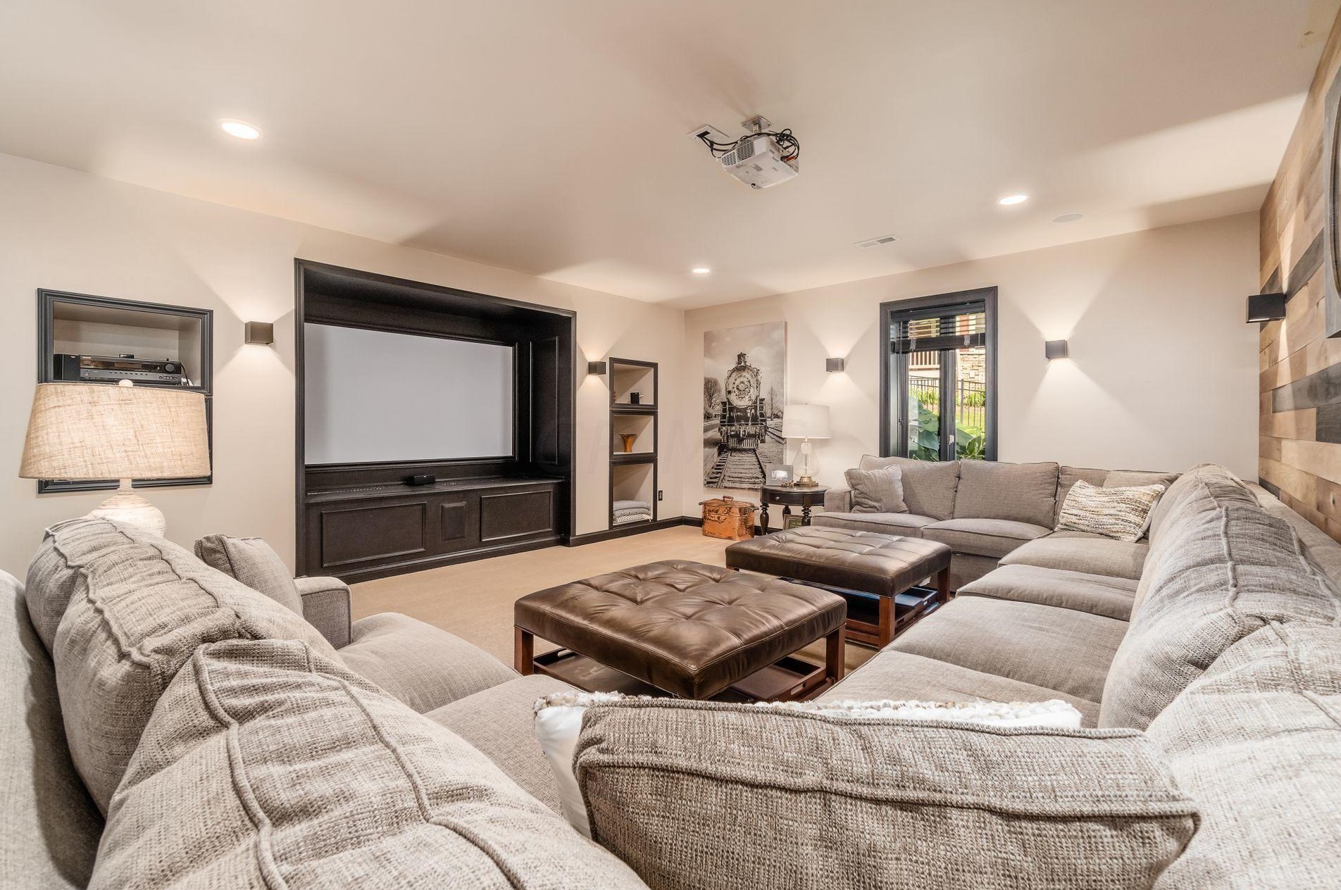 210 Cherokee Ct, Pickerington OH  43147-8047 exterior