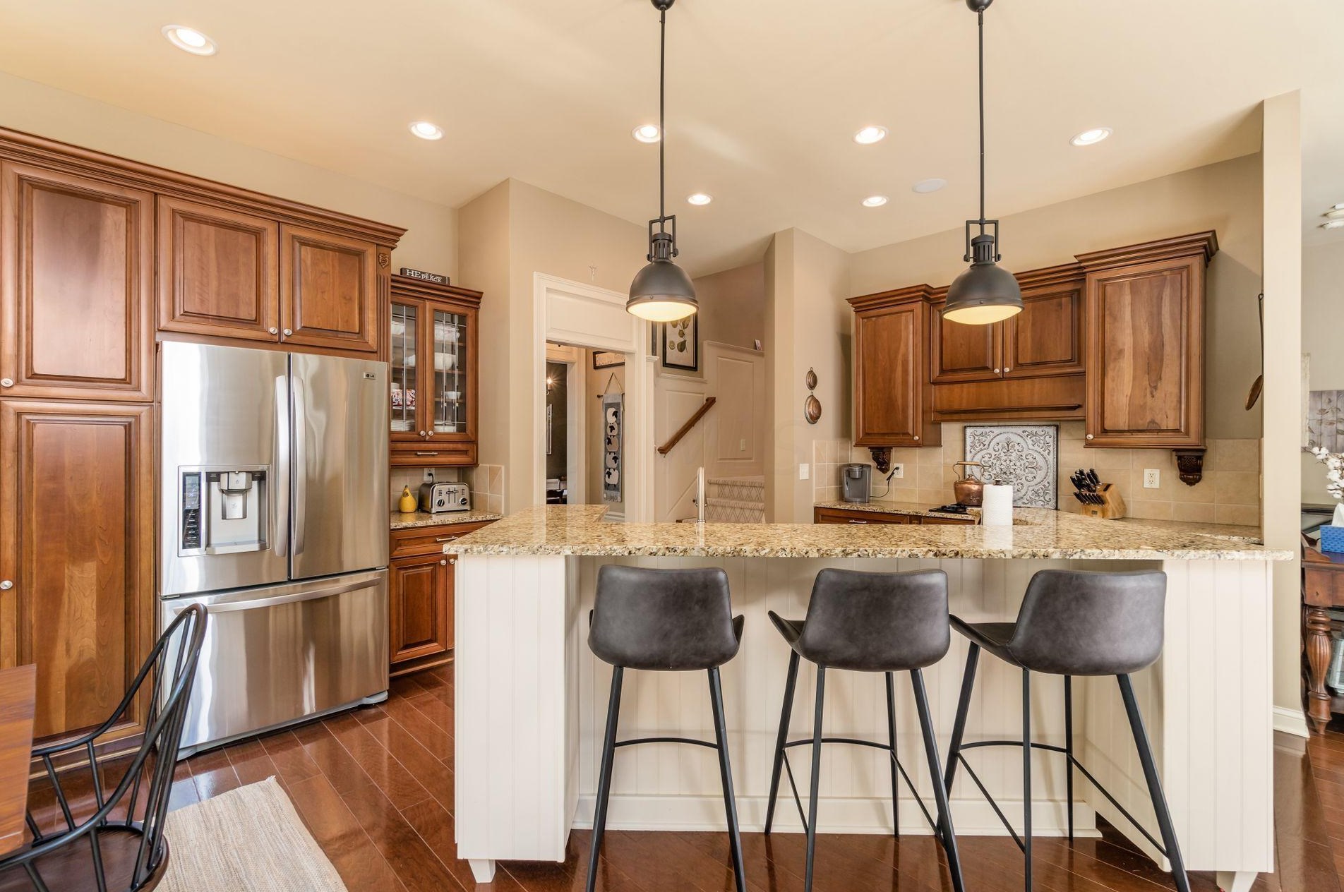 210 Cherokee Ct, Pickerington OH  43147-8047 exterior