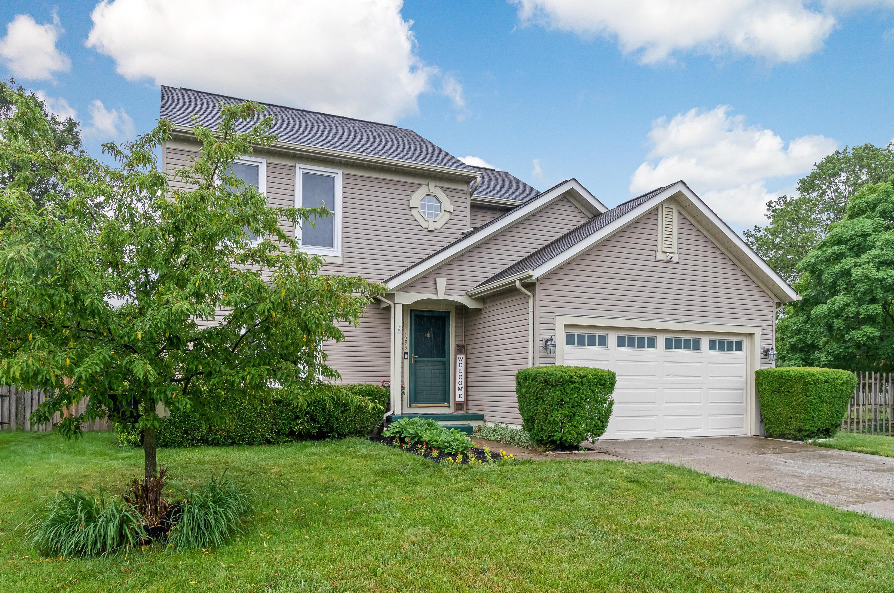 5699 Saucony Dr, Hilliard, OH 43026-9587