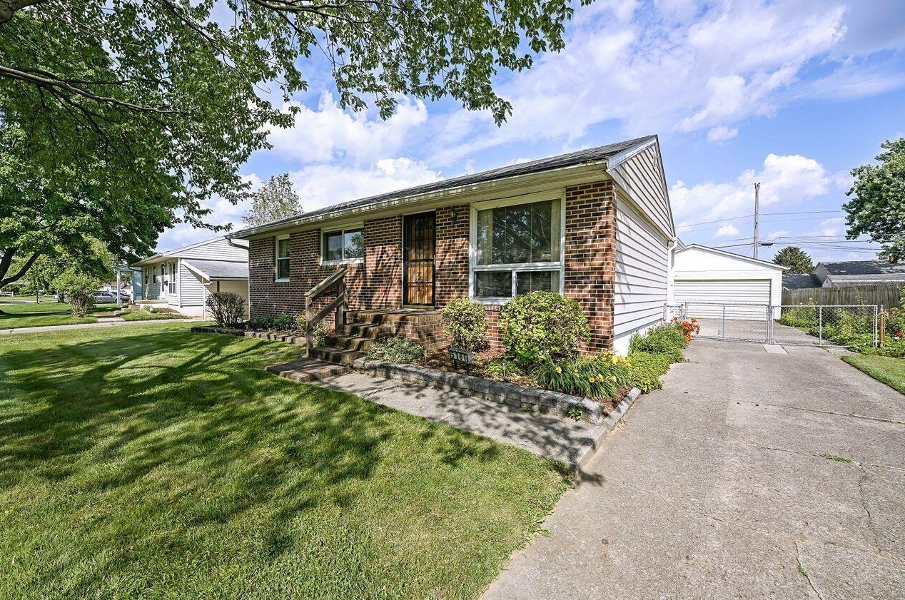 5166 Fairlane Rd, Columbus, OH 43207-4940