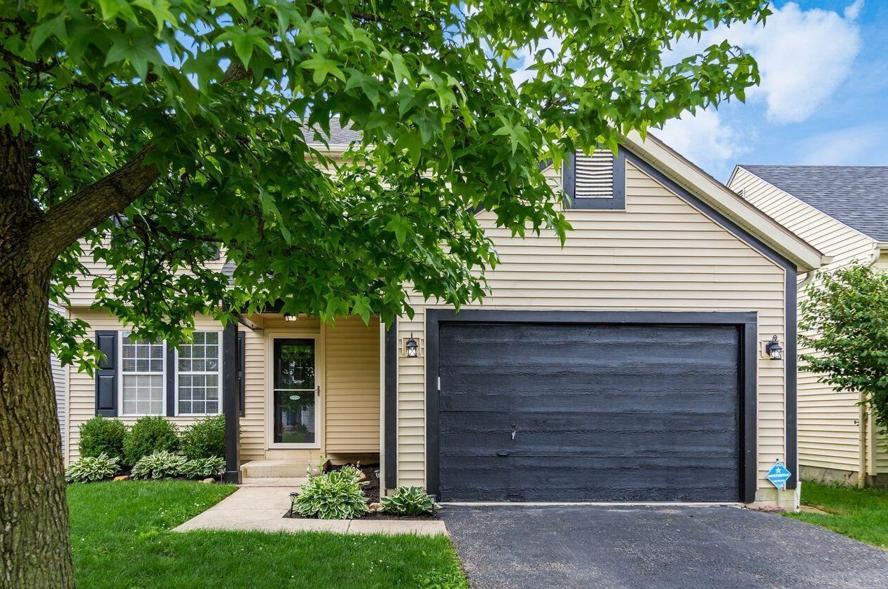 3515 Whisper Creek Dr, Columbus, OH 43231-7344