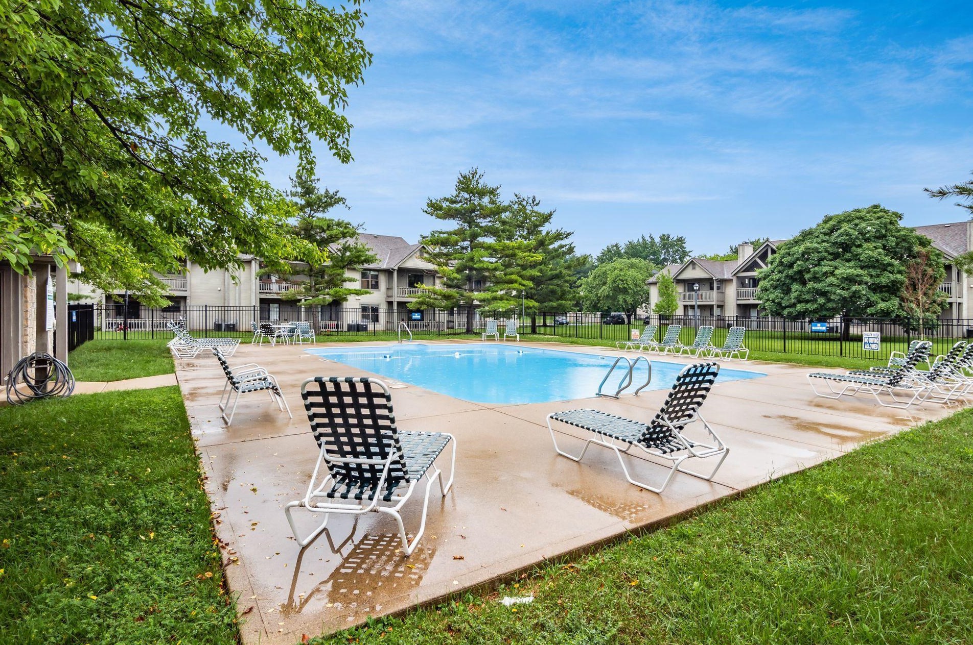 5300 Darlington Rd, Columbus OH  43220-6213 exterior