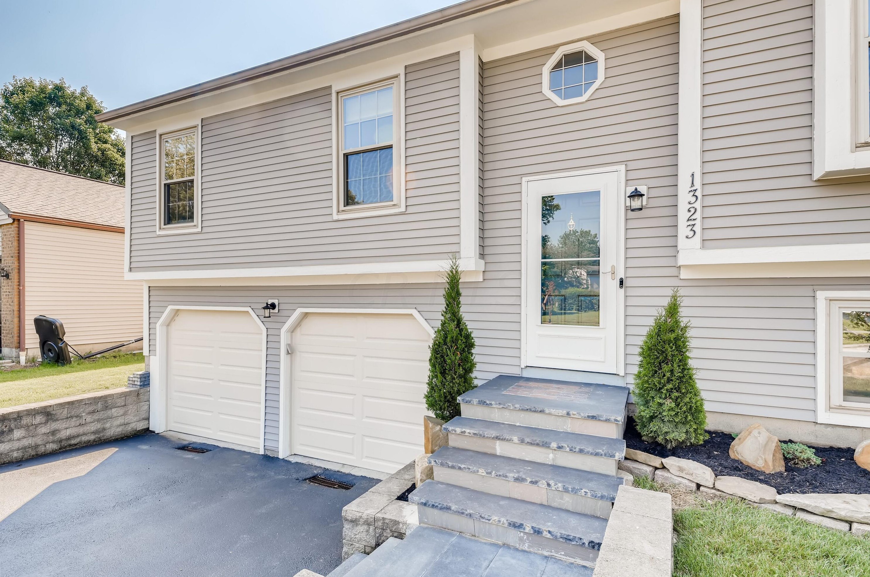 1323 Clement Dr, Columbus, OH 43085-1550