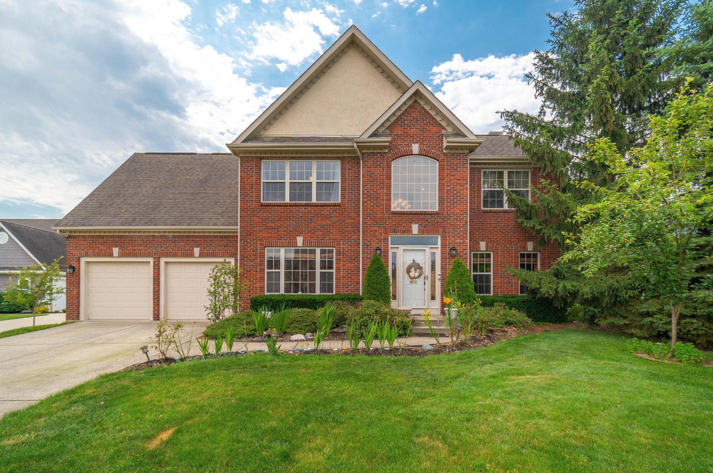 5772 Highland Hills Dr, Westerville, OH 43082-8909