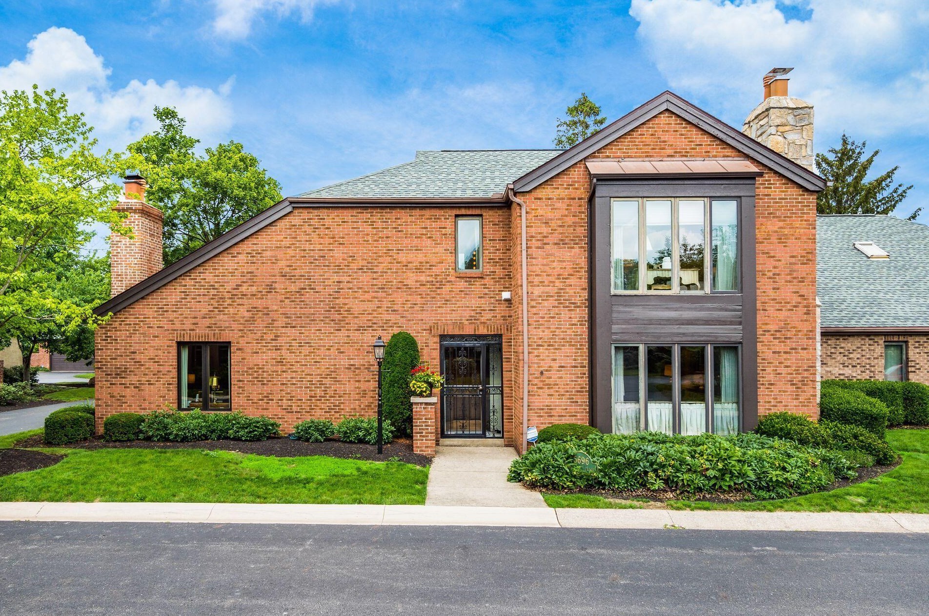 5696 Bastille Pl, Columbus, OH 43213-1493
