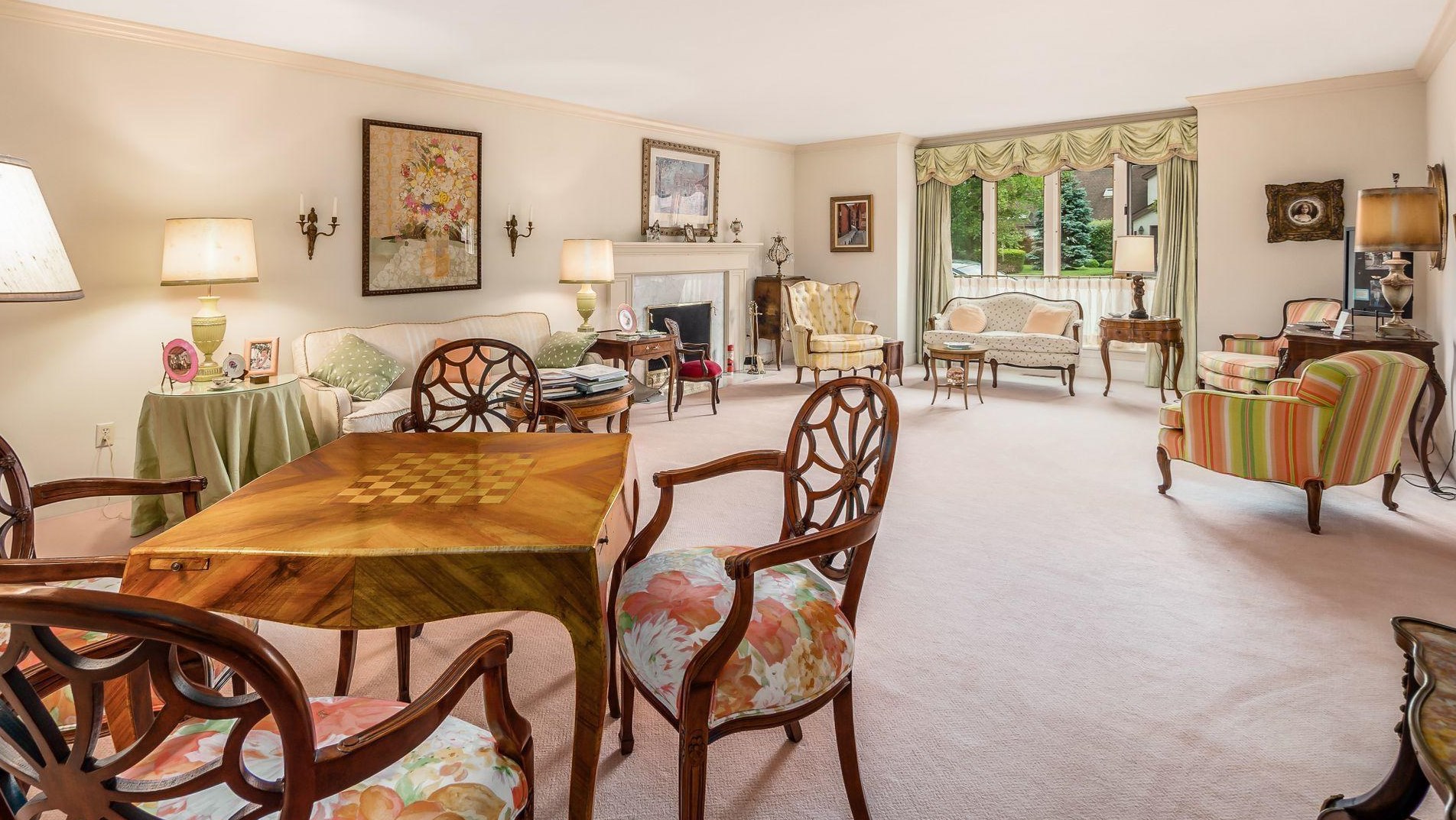 5696 Bastille Pl, Columbus OH 43213-4404 exterior