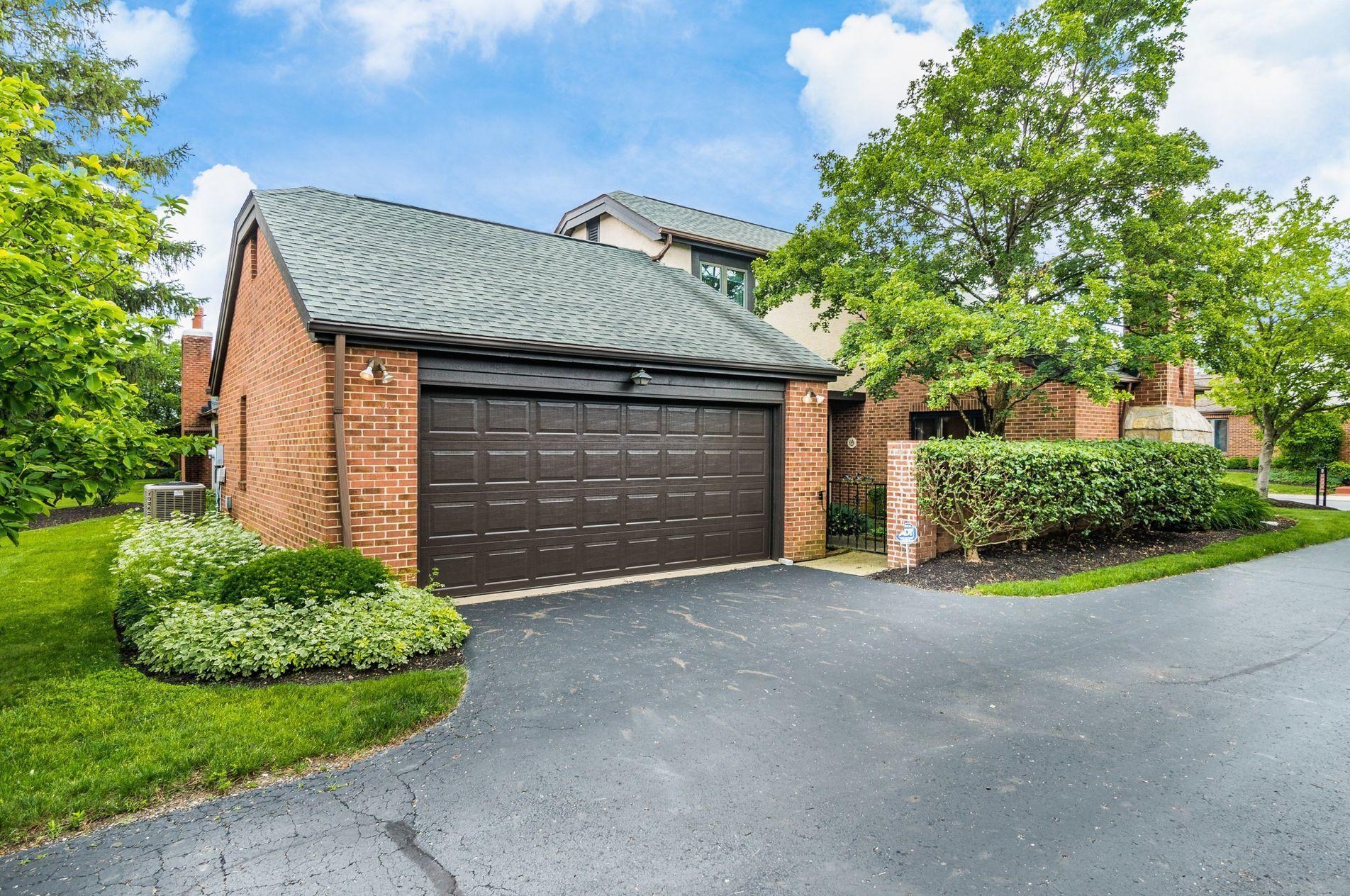 5696 Bastille Pl, Columbus OH 43213-4404 exterior