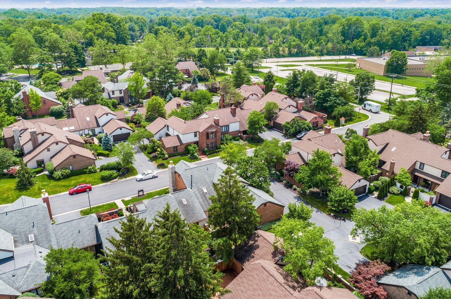 5696 Bastille Pl, Columbus OH 43213-4404 exterior