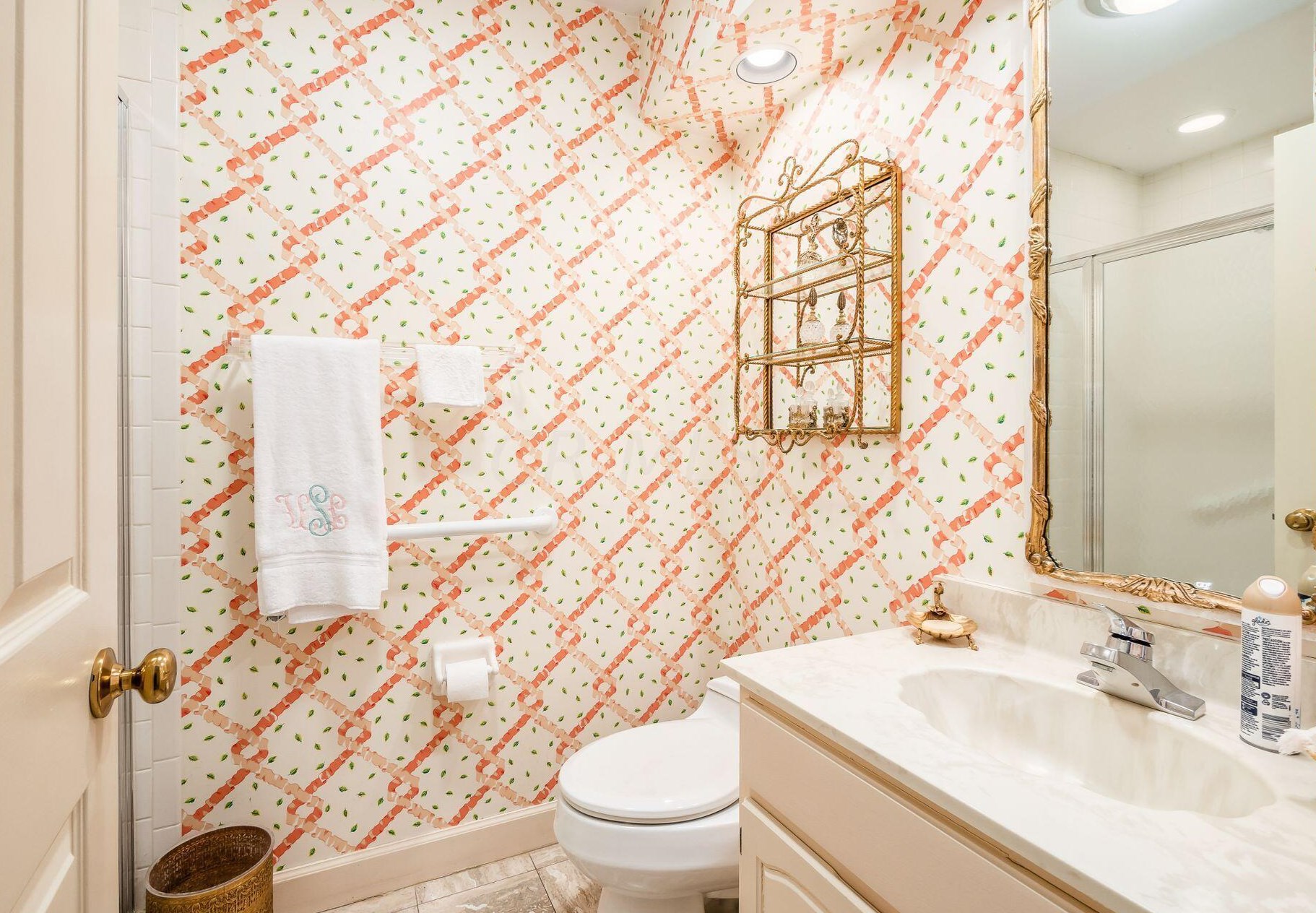 5696 Bastille Pl, Columbus OH 43213-4404 exterior