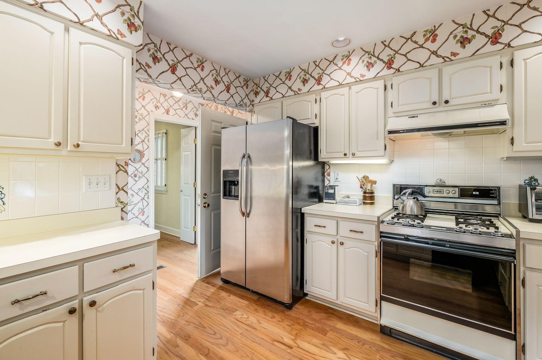 5696 Bastille Pl, Columbus OH 43213-4404 exterior