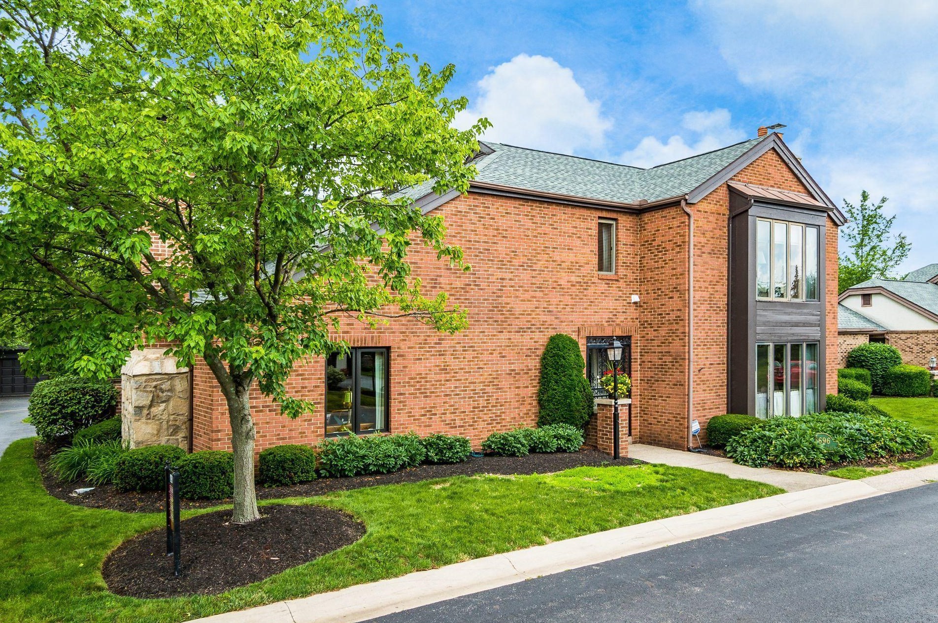 5696 Bastille Pl, Columbus OH 43213-4404 exterior