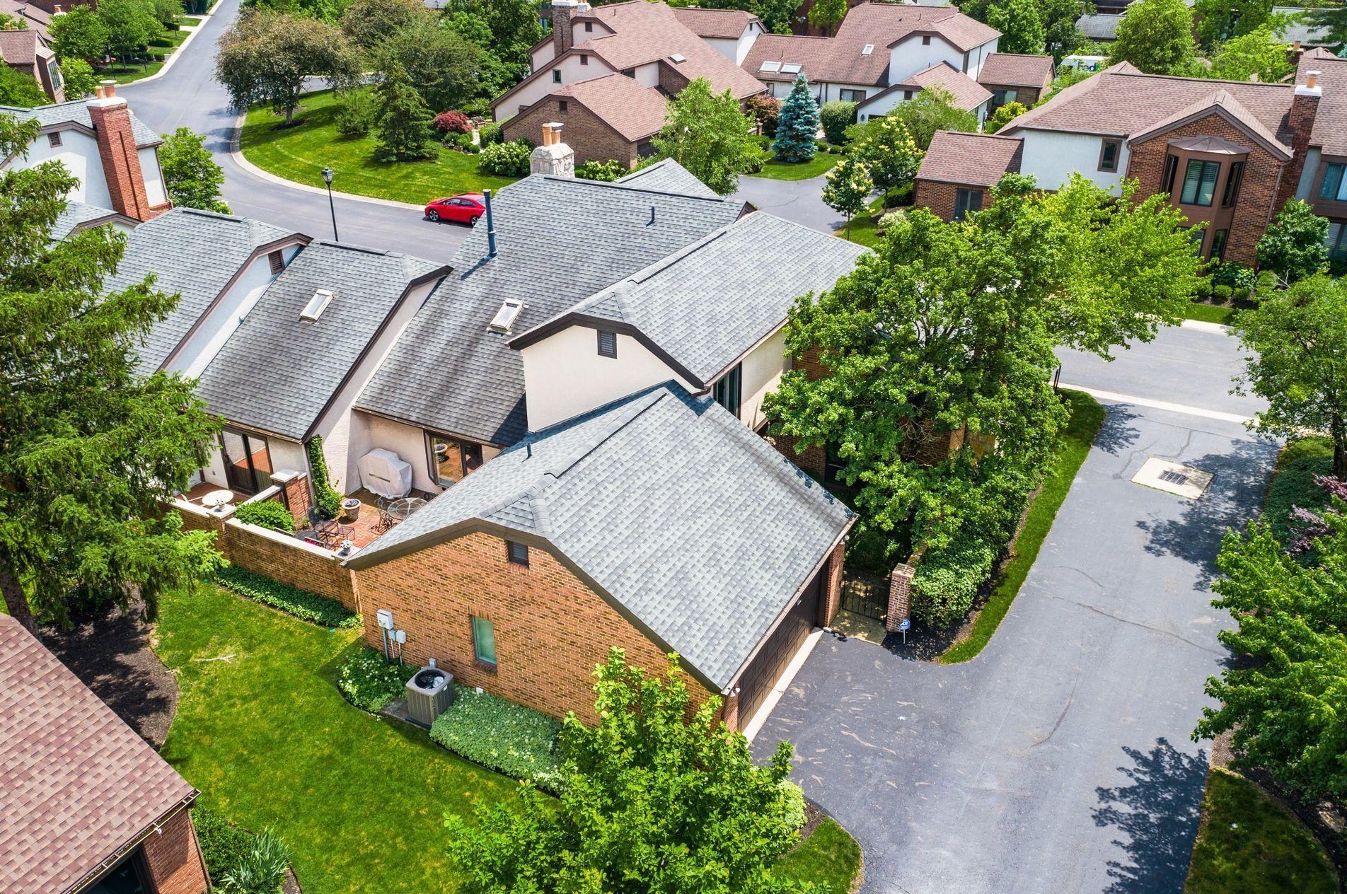 5696 Bastille Pl, Columbus OH 43213-4404 exterior