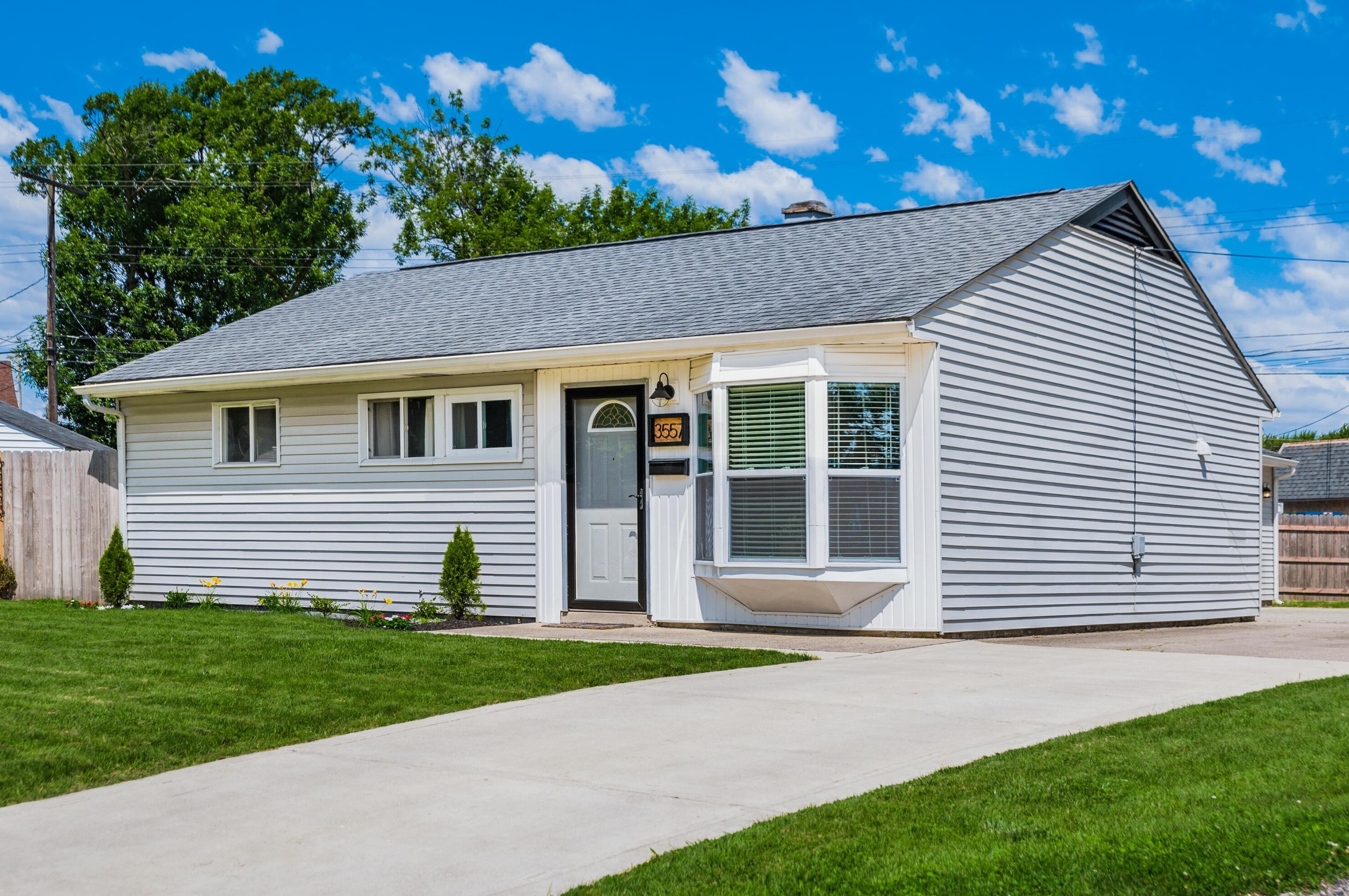 3557 Lewis Cir, Darbydale, OH 43123