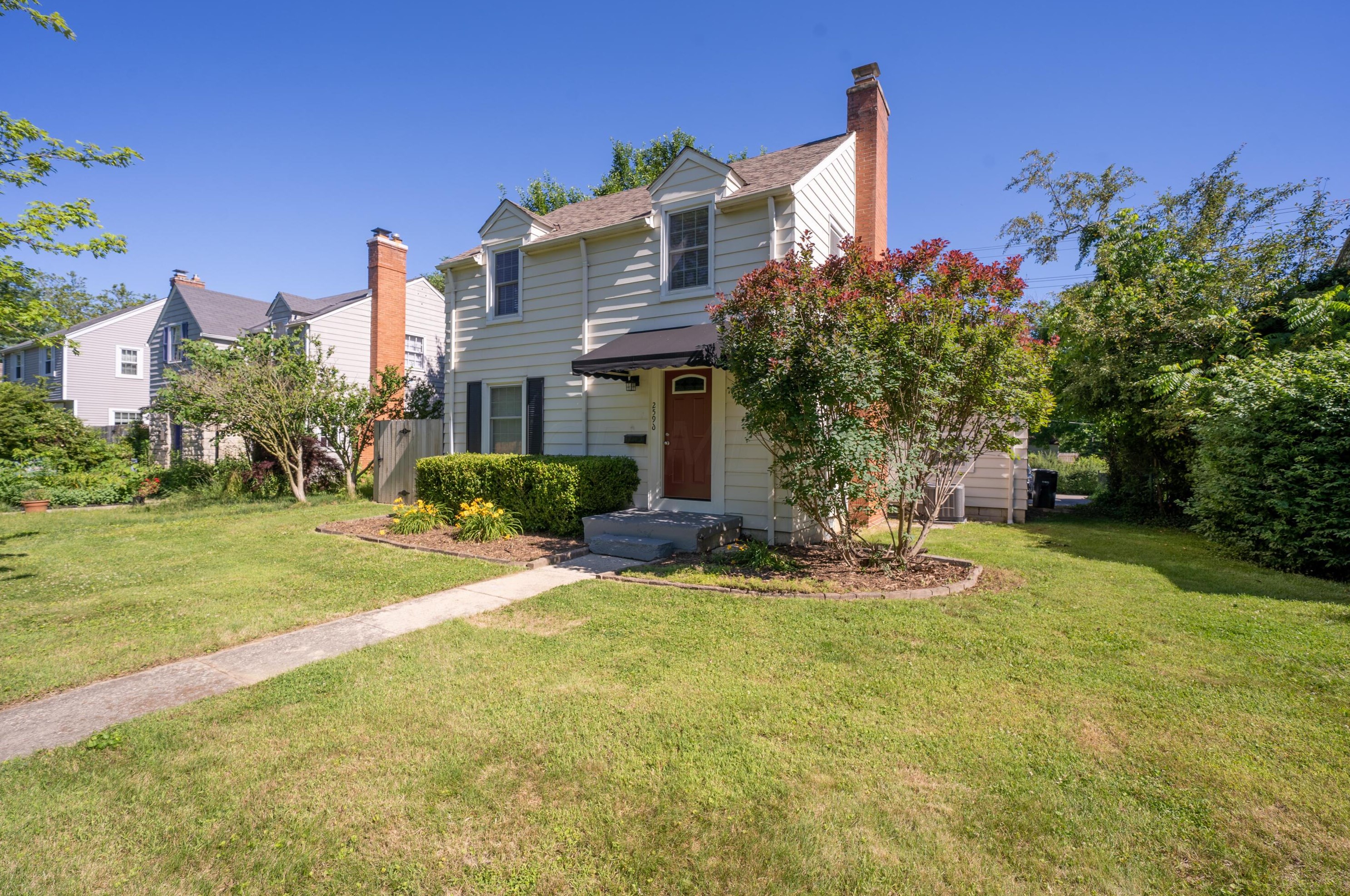 2596 Livingston Ave, Columbus, OH 43209-2945