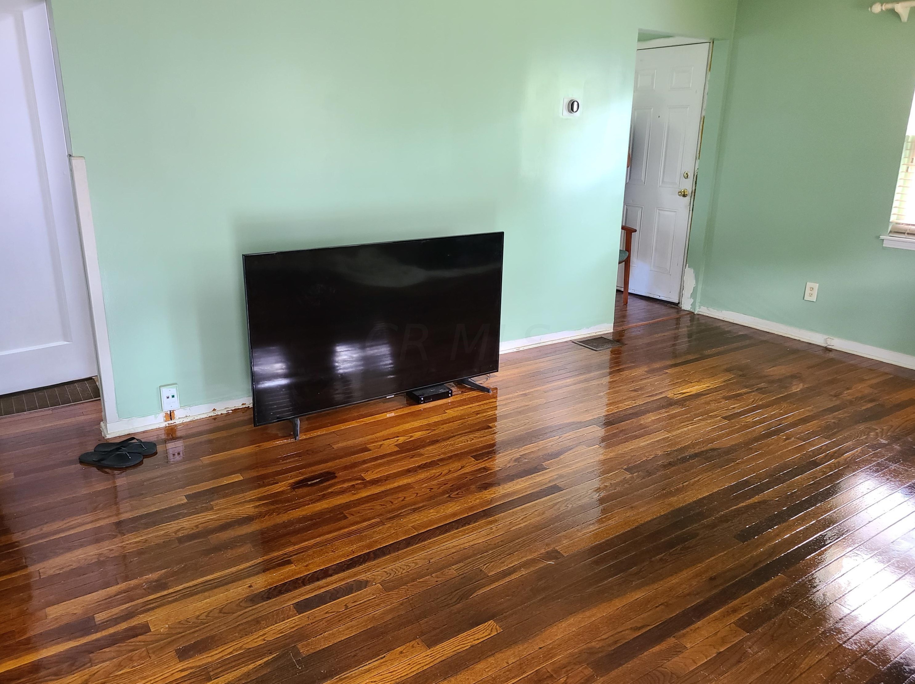 3548 Medina Ave, Columbus, OH 43224-3417