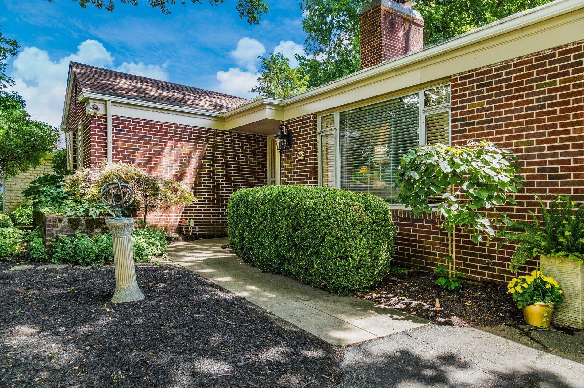 4642 Scenic Dr, Columbus, OH 43214-2519