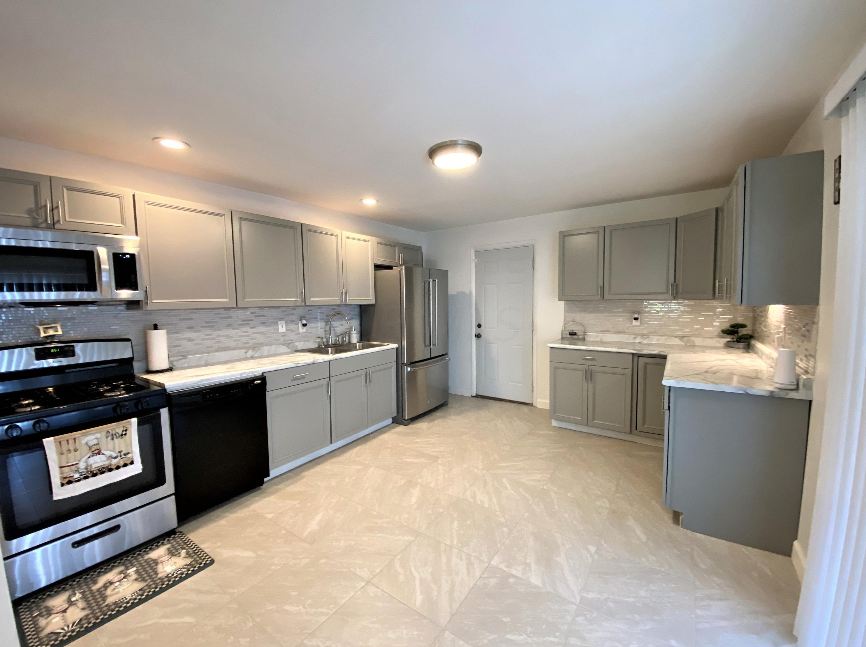 2417 Mecca Rd, Columbus OH  43224-4643 exterior