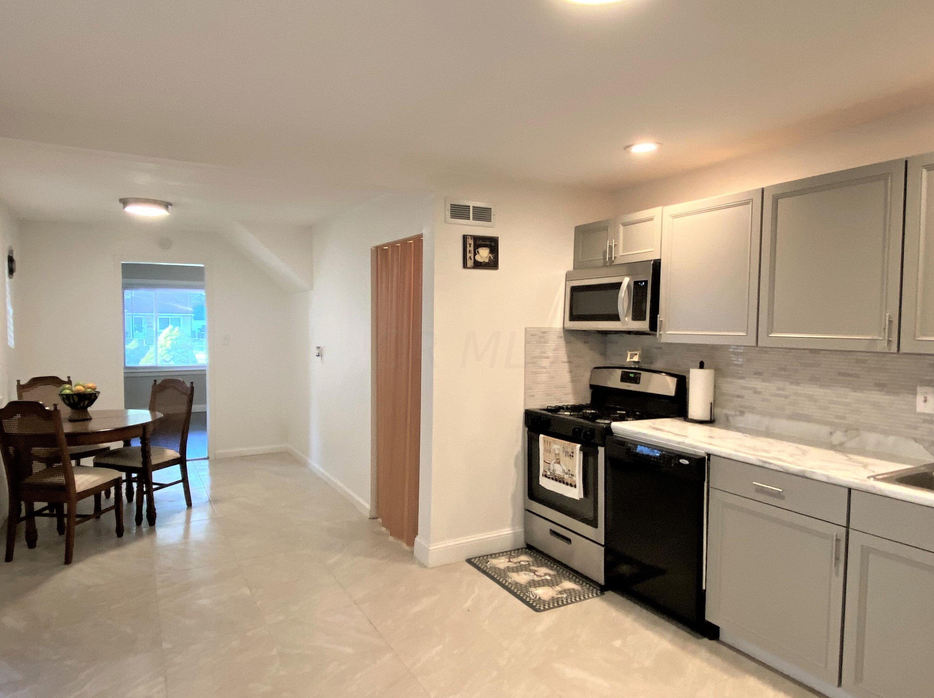 2417 Mecca Rd, Columbus OH  43224-4643 exterior