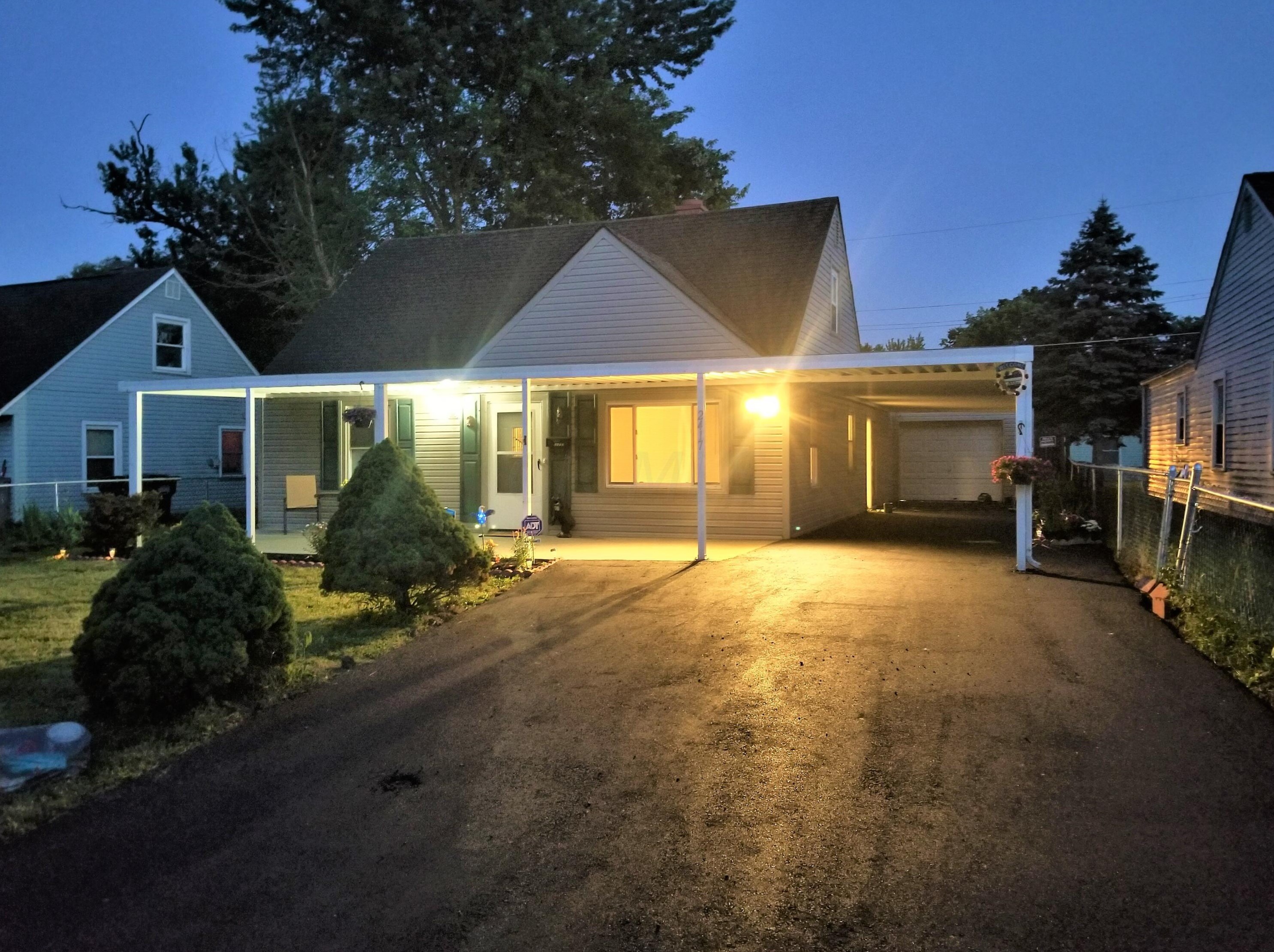 2417 Mecca Rd, Columbus OH  43224-4643 exterior