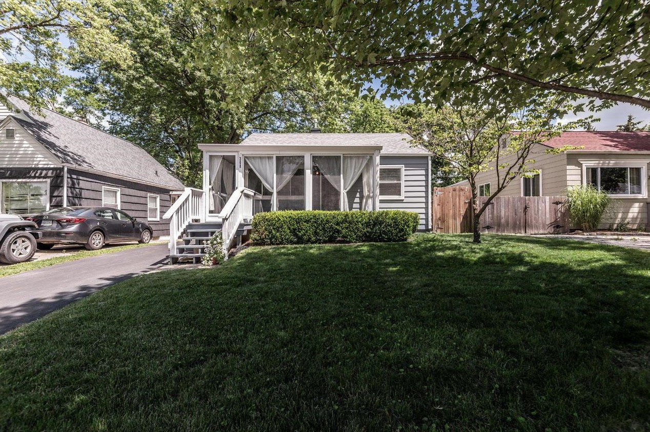 308 Chase Rd, Columbus, OH 43214-1224