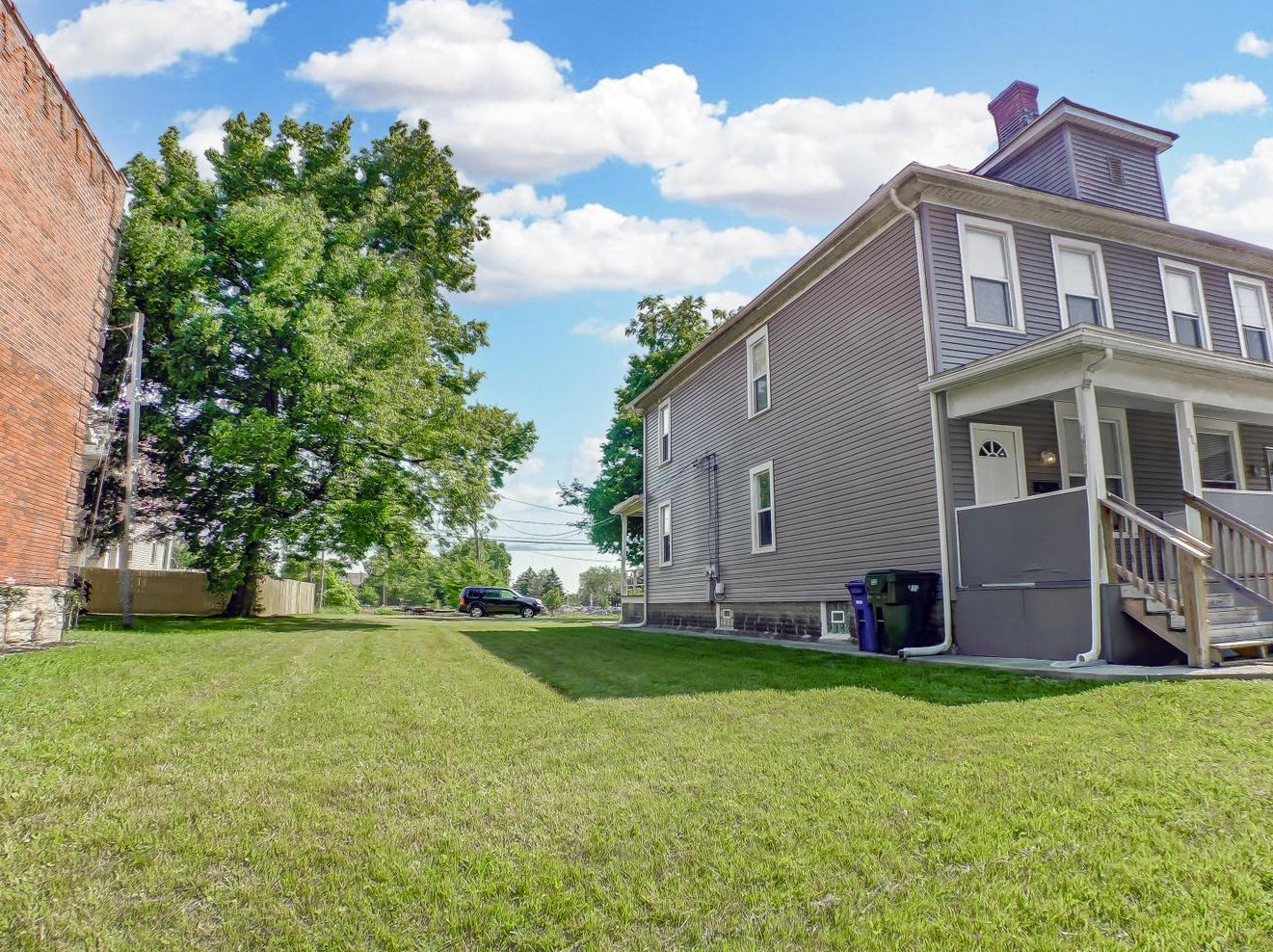 881 Fulton St, Columbus OH  43205-2704 exterior