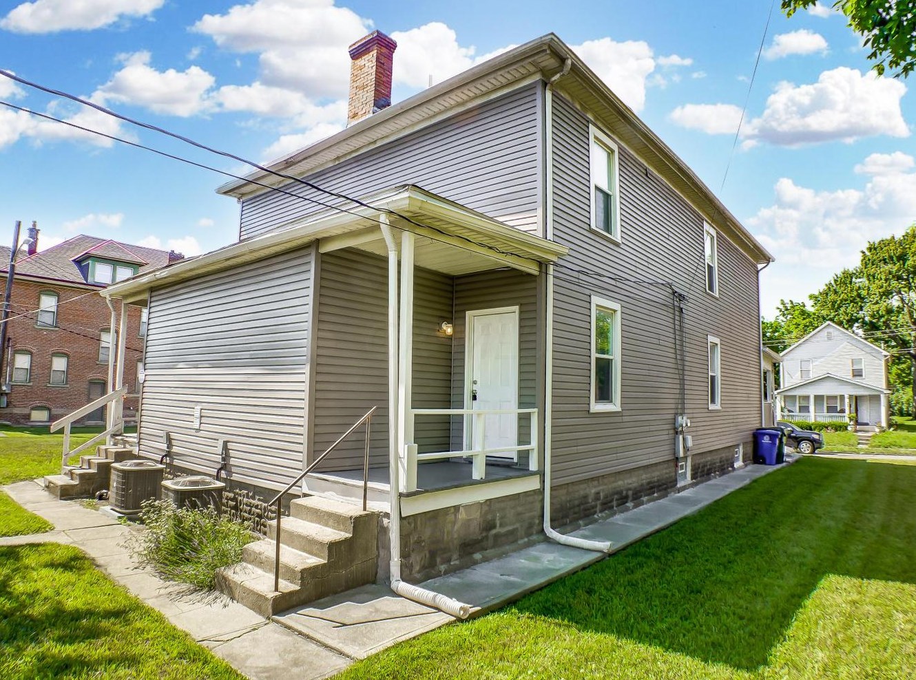 881 Fulton St, Columbus OH  43205-2704 exterior