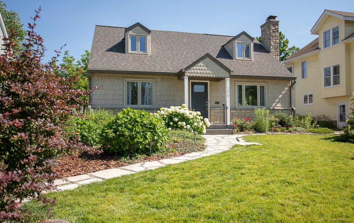 390 Dunedin Rd, Columbus OH  43214-3806 exterior