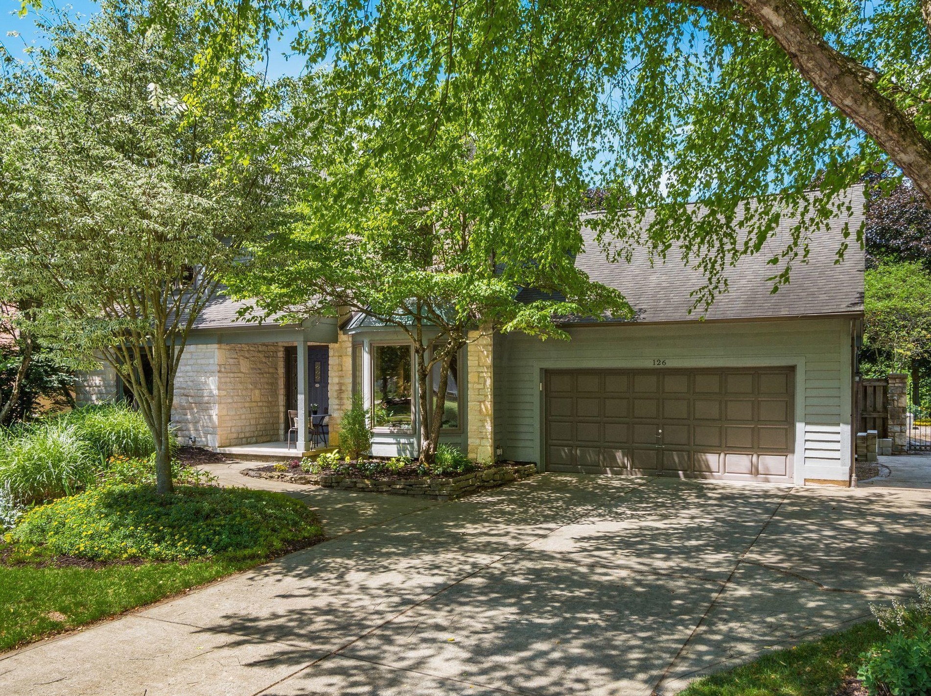 126 Walcreek Dr, Columbus, OH 43230-2161