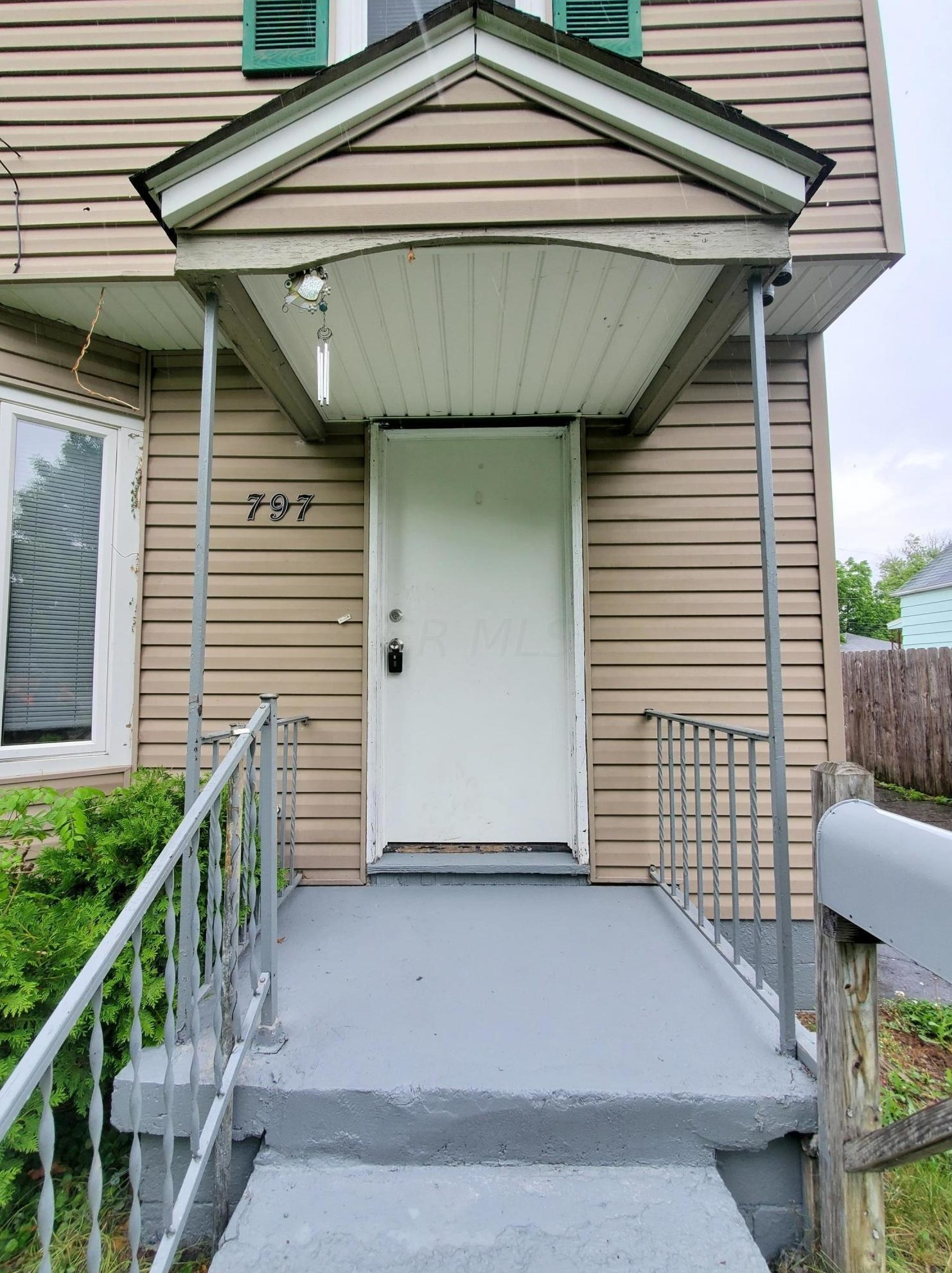 797 Burgess Ave, Columbus, OH 43204-2813