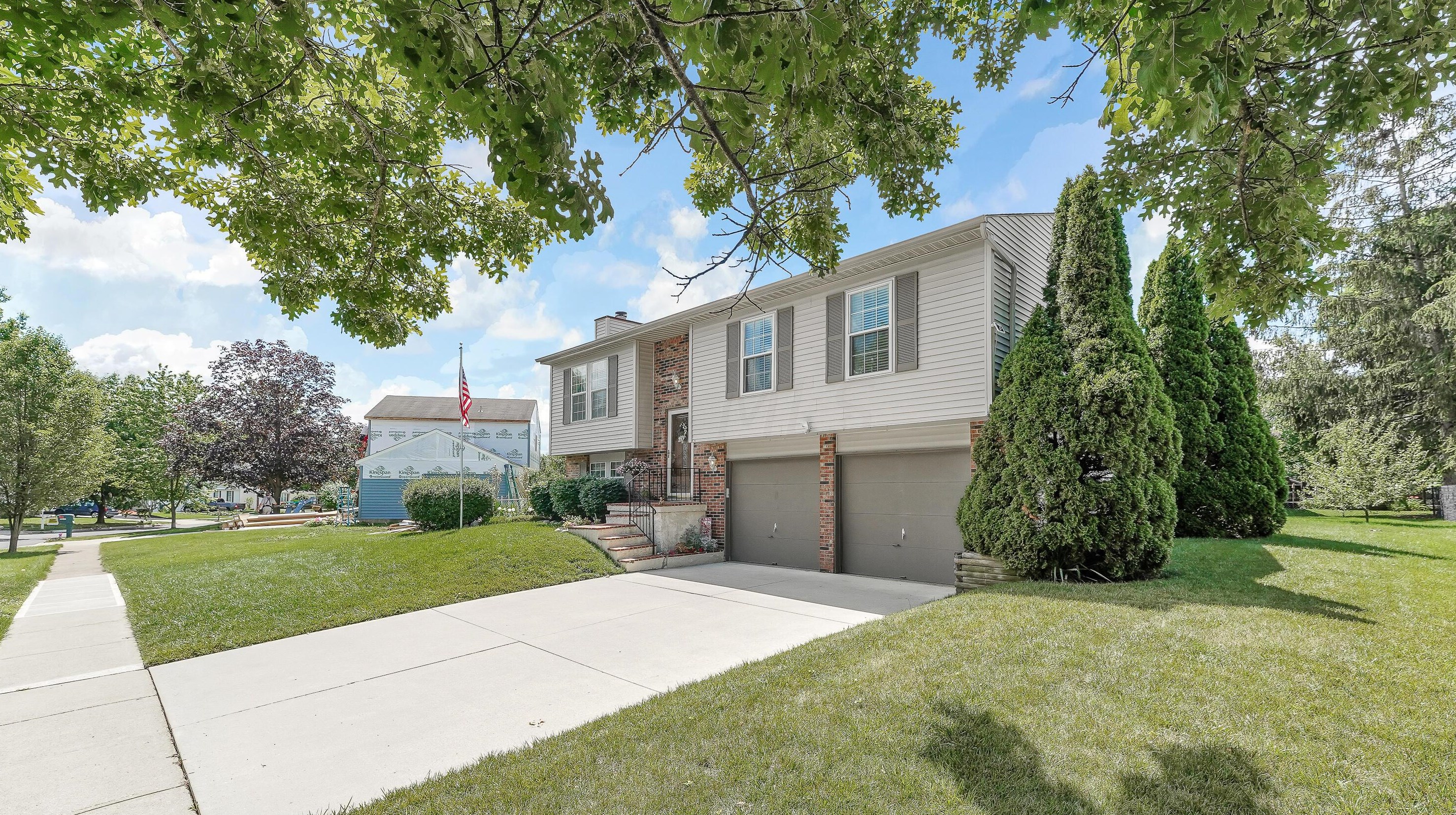 2295 Green Island Dr, Columbus, OH 43228-9492
